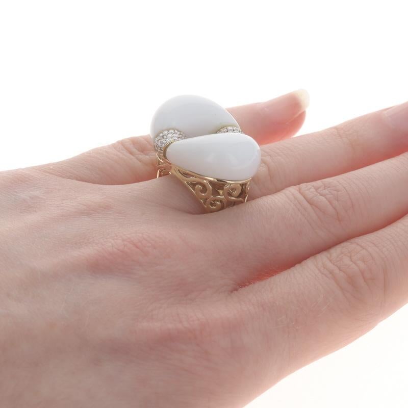 Women's Yellow Gold White Agate Diamond Cluster Cocktail Ring 18k .60ctw Chain Link Sz 7 For Sale