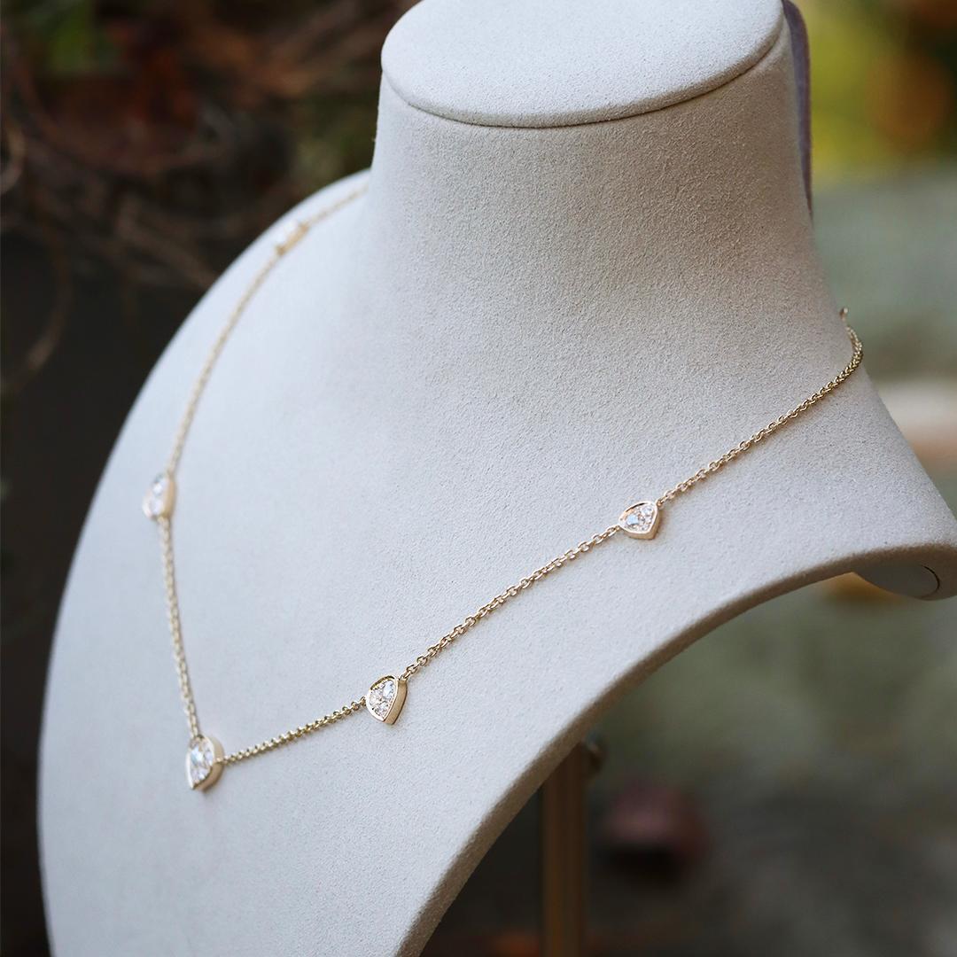 Yellow Gold White brilliant- and Rose-cut Diamond Pavé Necklace Contemporáneo en venta