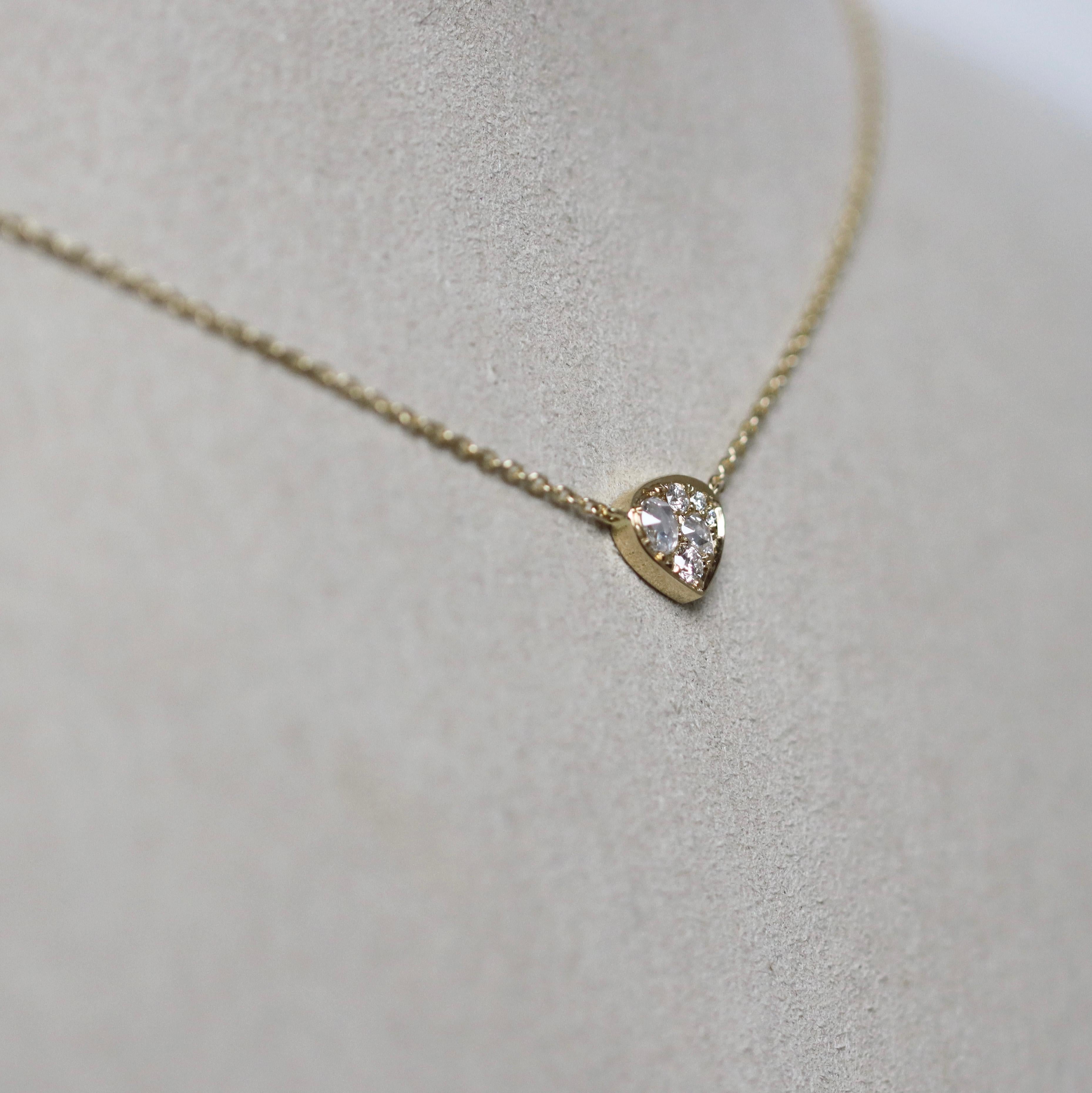 Collier pendentif en or jaune pavé de brillants et de diamants taillés en rose Neuf - En vente à Antwerp, BE