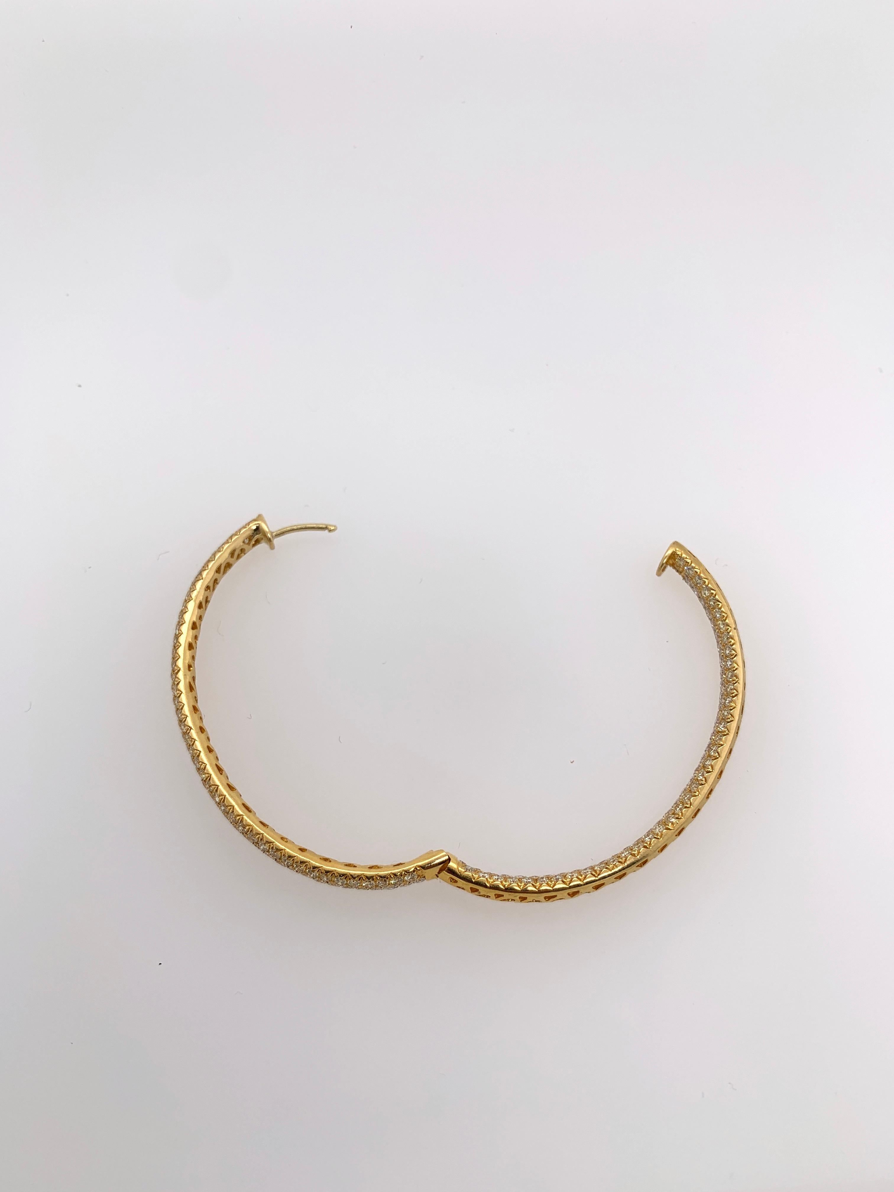 The Diamond Oval Hoop Earrings
White Diamonds set on Yellow Gold.
Crafted to order. Please allow up to 3 weeks for delivery.