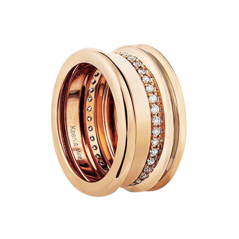 Bague à large bande en or jaune et diamants blancs en vente