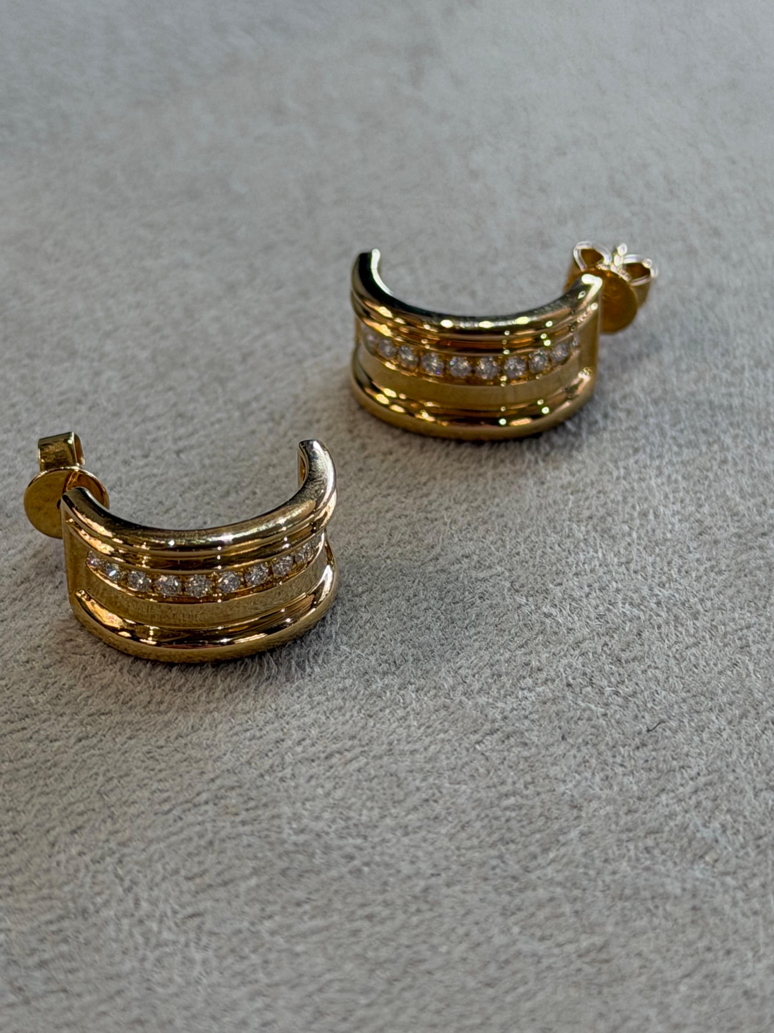 Boucles d'oreilles Reine en or jaune et diamants blancs. Pour femmes en vente