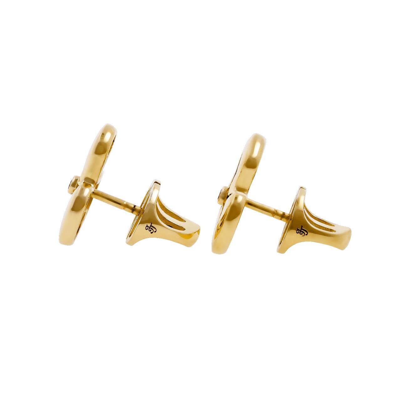 - 2 Round Diamonds - 0.04 ct, E-F/VS
- 14K Yellow Gold 
- Weight: 3.73 g
This delicate pair of studs in 14k yellow gold is form the Free Forms collection. This unusual collection gives rise to all sorts of associations: droplets of ink escaping from