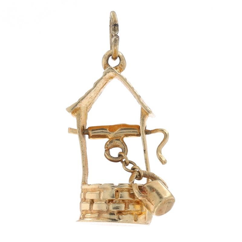 Yellow Gold White Enamel Vintage Water Well Charm 14k Water Source Bucket Moves In Excellent Condition For Sale In Greensboro, NC