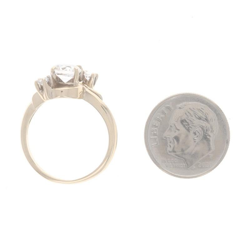 Anello Bypass a tre pietre in oro giallo con zaffiro bianco vintage 10k rotondo 1,48ctw in vendita 1