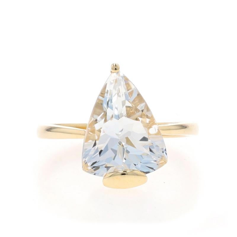 Tamaño: 9
Tasa de tallaje: 2 tallas más por 30 $ o 2 tallas menos por 30 $.

Contenido de metal: Oro amarillo de 10 quilates

Información sobre Stone

Topacio natural
Quilate(s) 6,17 ct
Cortar: Trillón
Color: Blanco

Quilates totales: 6,17