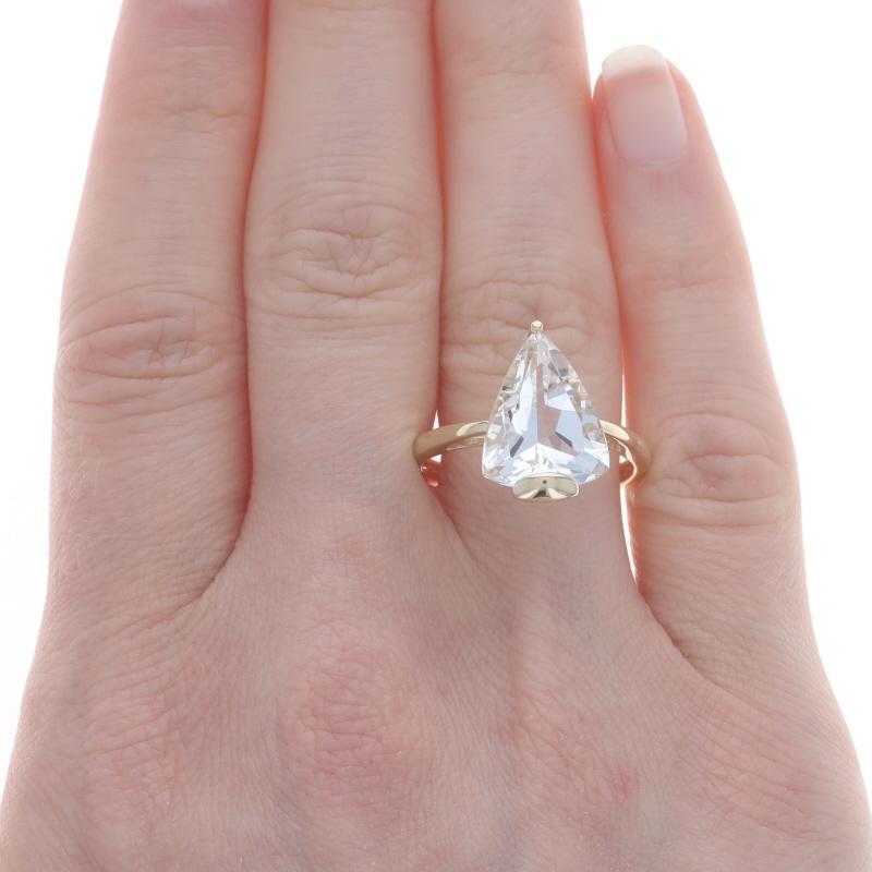 Anillo Solitario de Cóctel de Topacio Blanco de Oro Amarillo - 10k Trillón 6.17ct Corte trillion en venta
