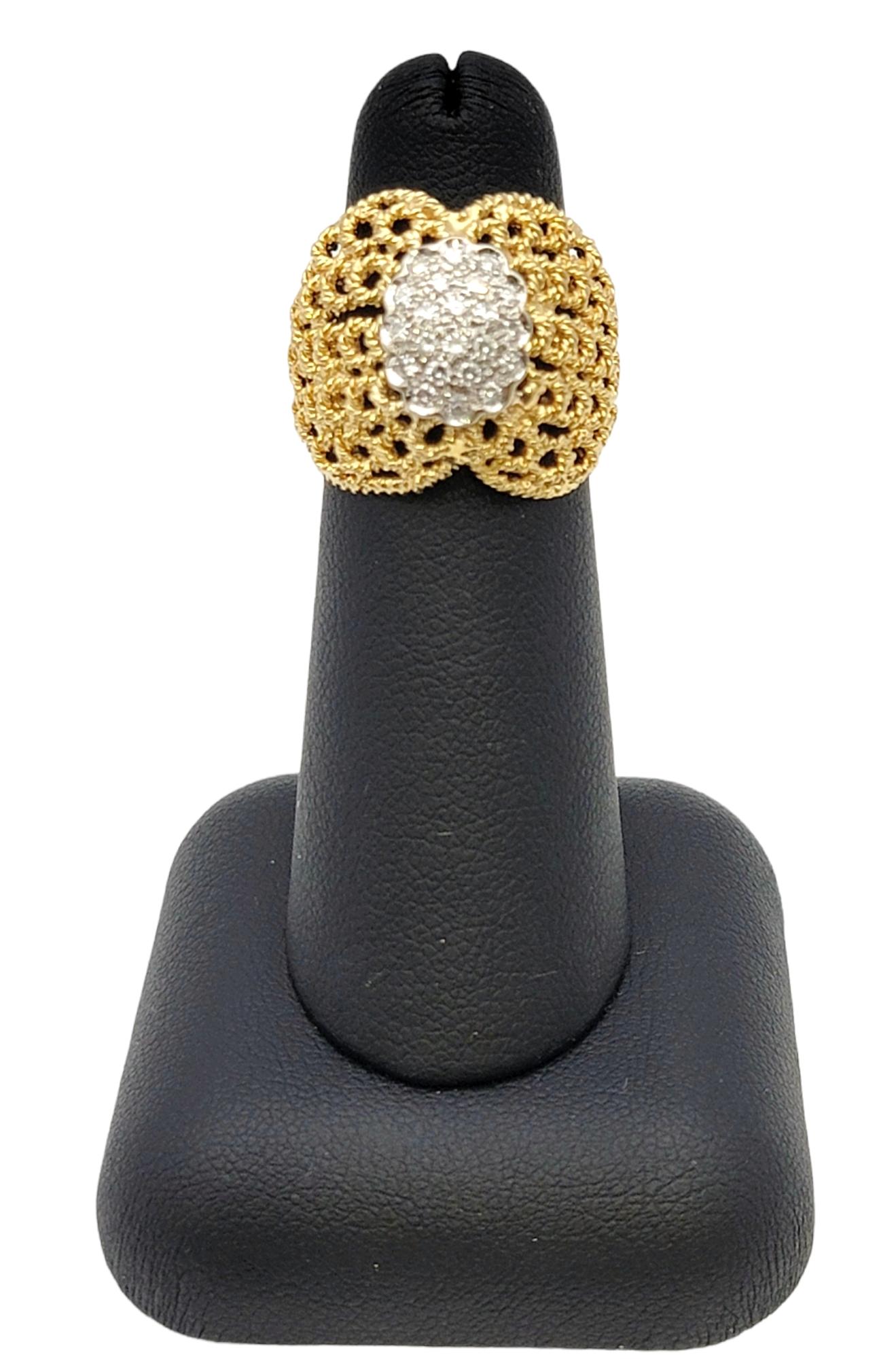 Yellow Gold Wide Mesh Band Ring with Round Brilliant Diamond Cluster F / VVS For Sale 2