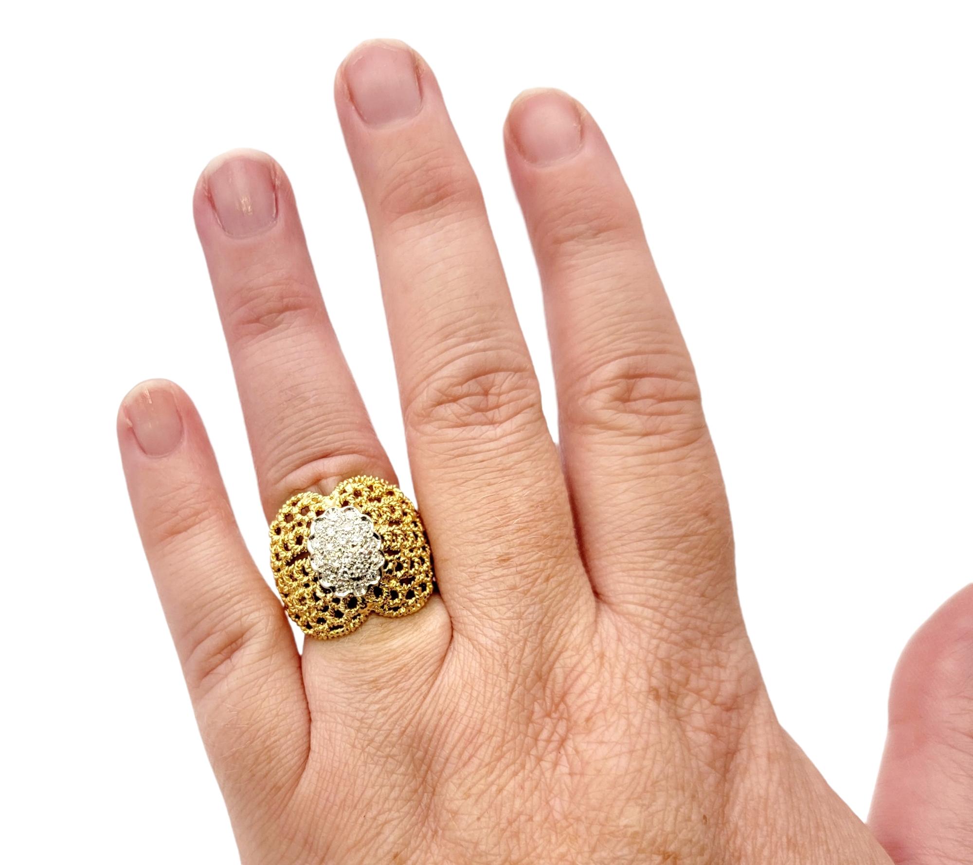 Yellow Gold Wide Mesh Band Ring with Round Brilliant Diamond Cluster F / VVS For Sale 4