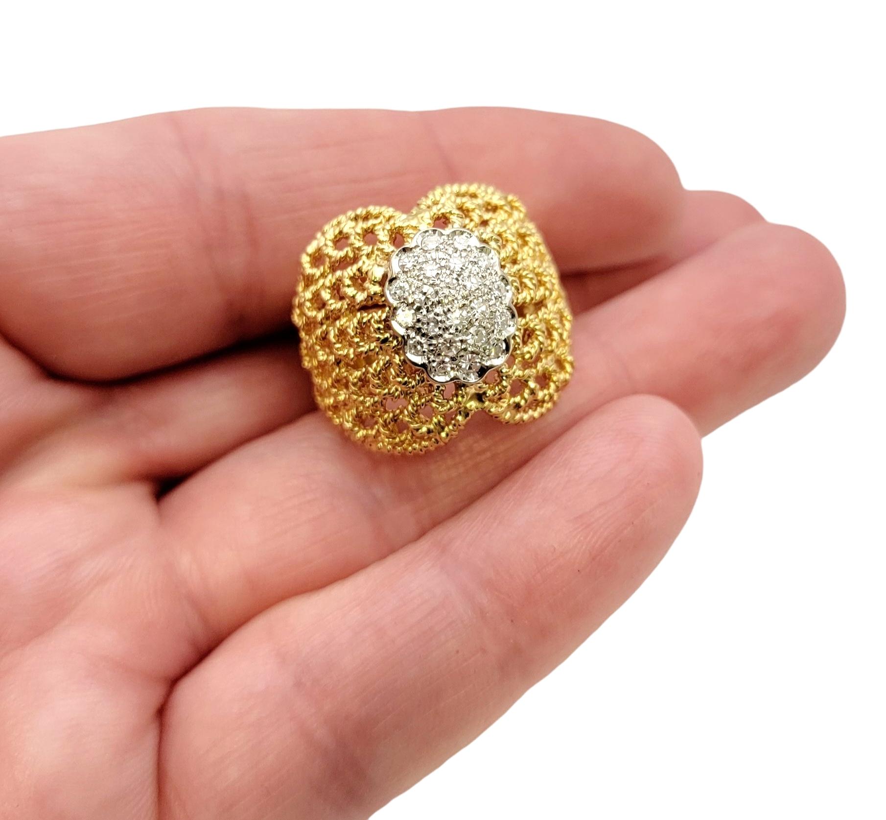 Yellow Gold Wide Mesh Band Ring with Round Brilliant Diamond Cluster F / VVS For Sale 6
