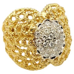 Yellow Gold Wide Mesh Band Ring with Round Brilliant Diamond Cluster F / VVS