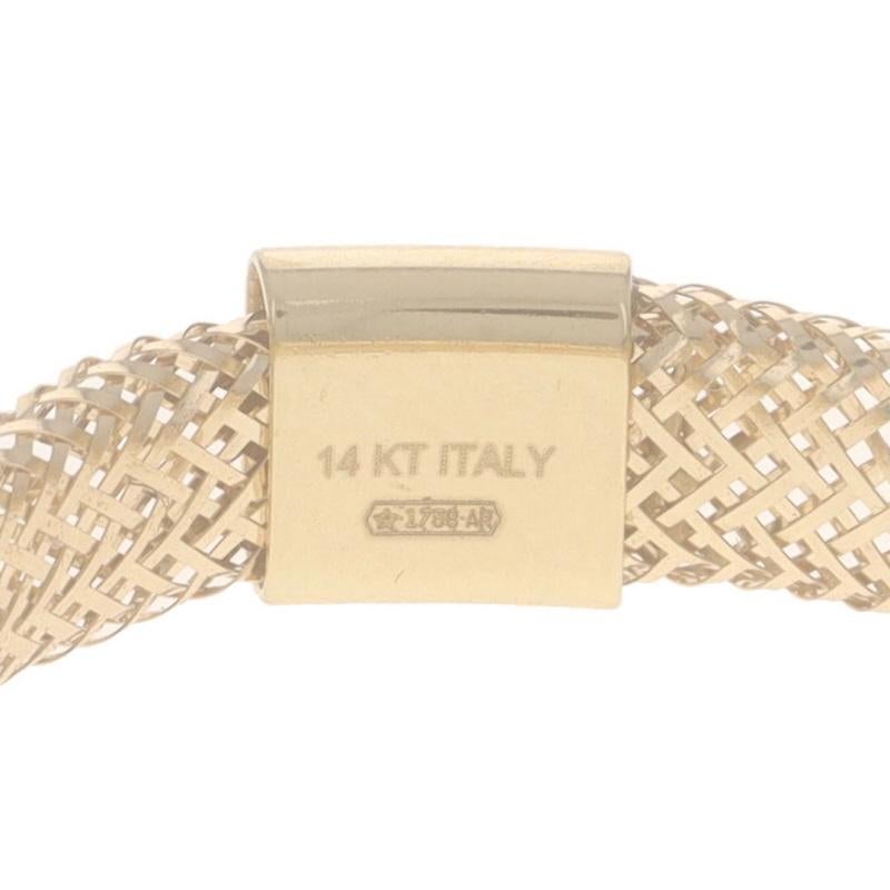Anneau en or jaune tissé - 14k Ring SZ 8 en vente 3