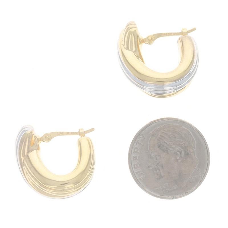 Orecchini a cerchio in oro giallo X Crossover Huggie - 14k Ribbed Pierced In condizioni ottime in vendita a Greensboro, NC