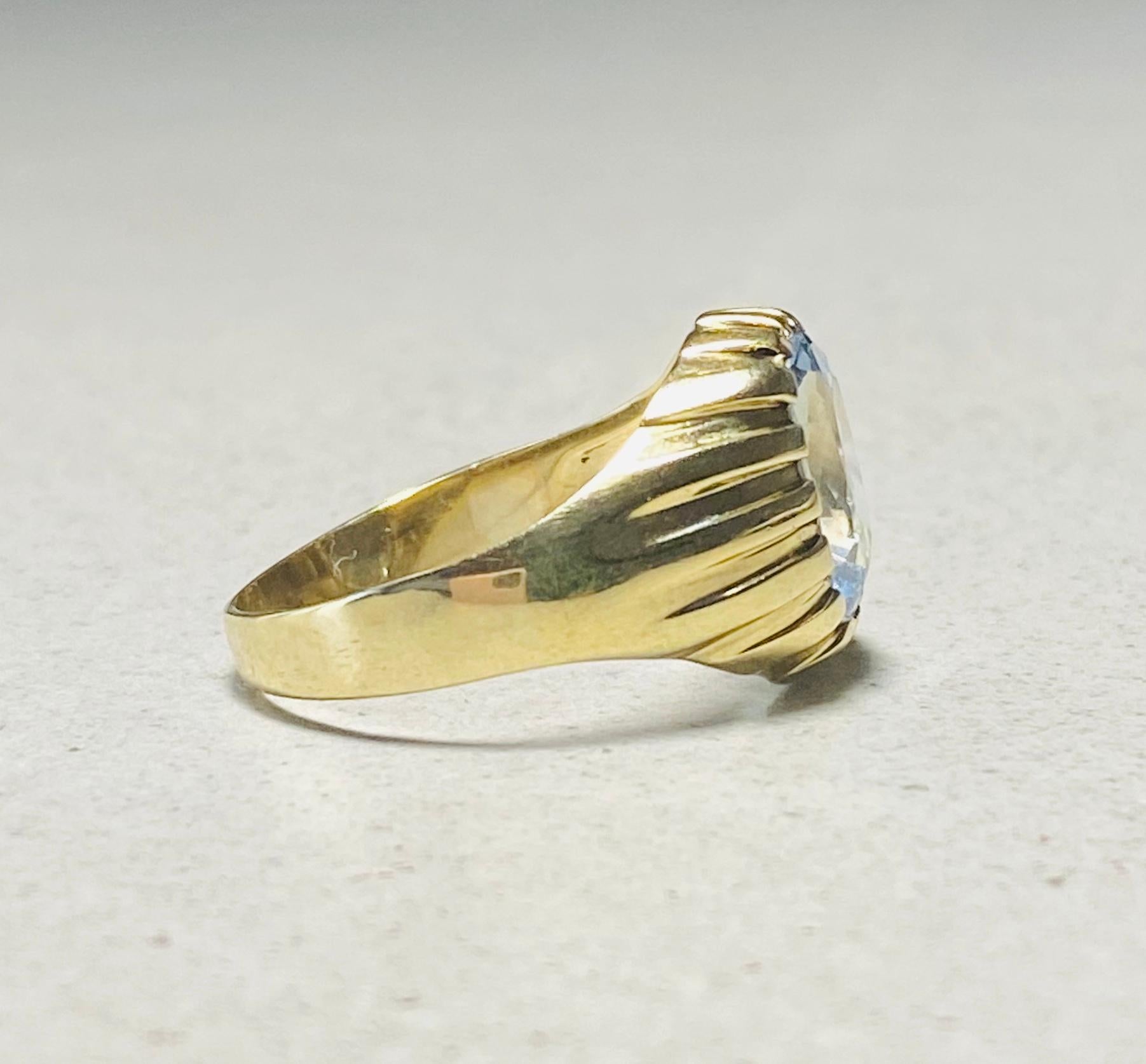 Yellow Golden Ring with Aquamarine from the 1950S In Good Condition In Heemstede, NL