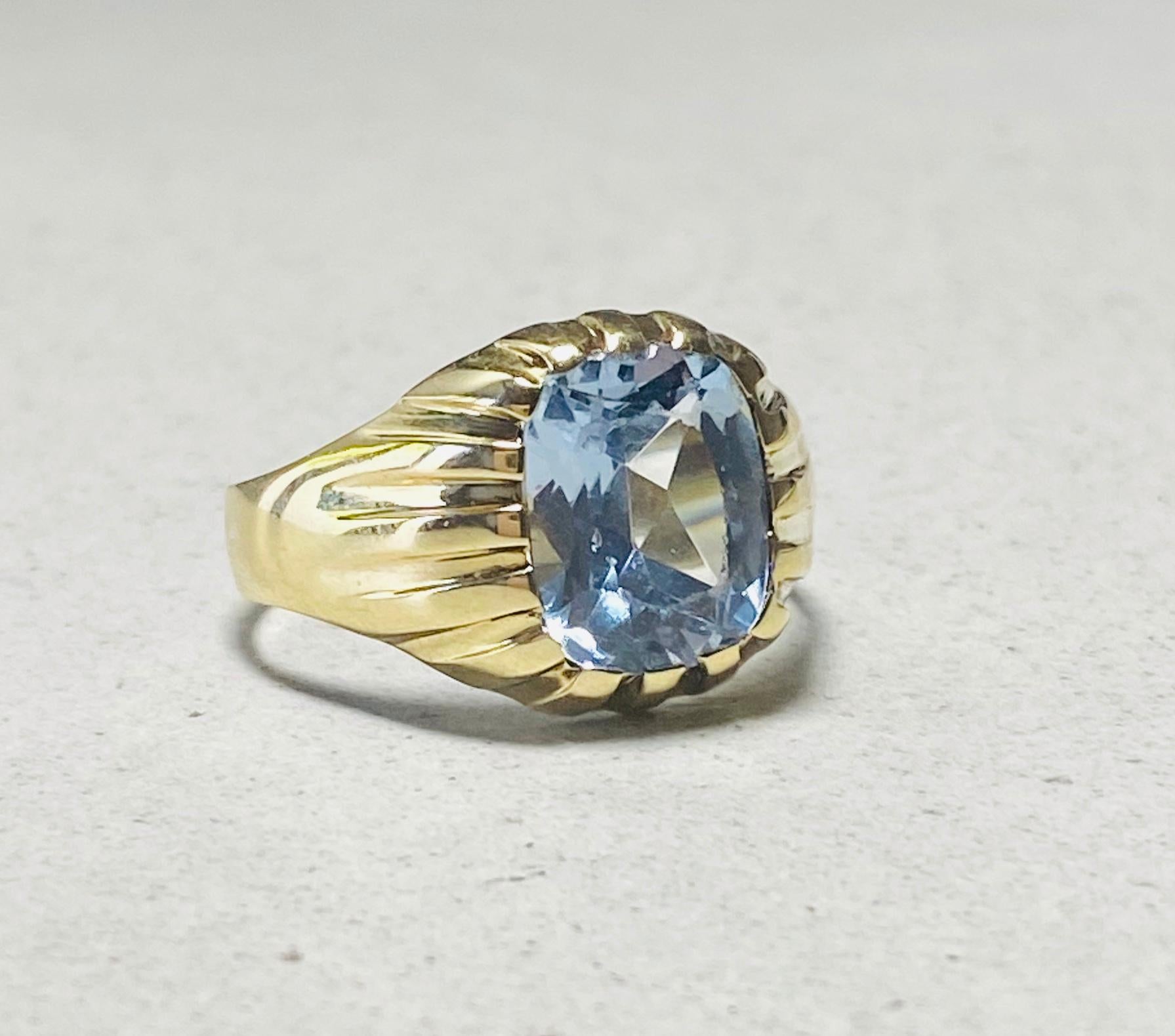 Women's or Men's Yellow Golden Ring with Aquamarine from the 1950S