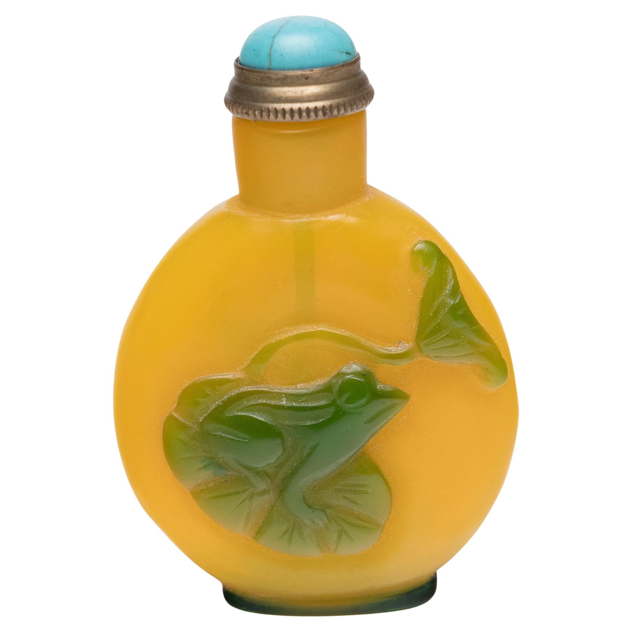Bouteille de tabac à priser en verre de Pékin jaune et vert, c. 1900