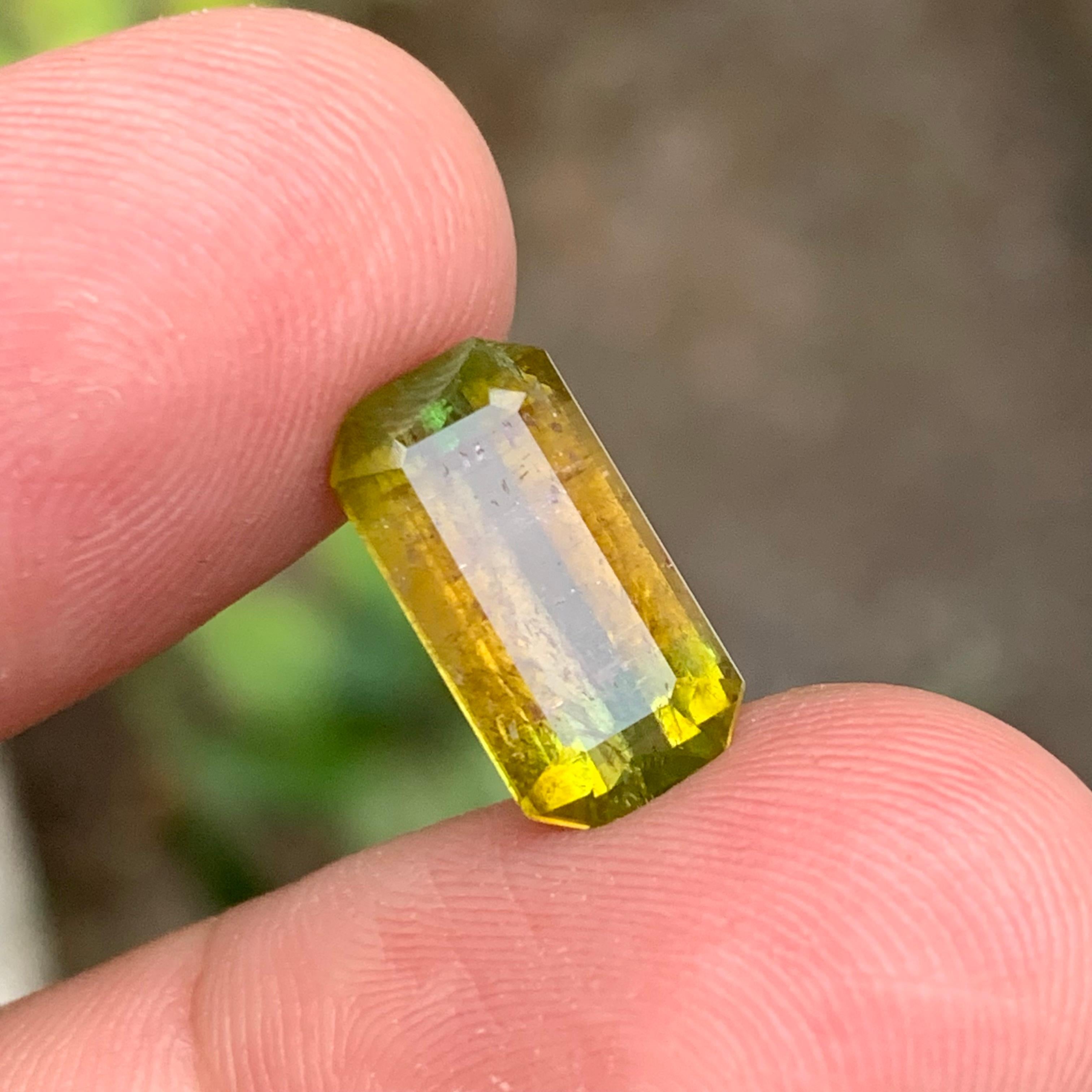 Bague et pendentif en tourmaline naturelle bicolore jaune, verte et rose de 5,20 carats en vente 5