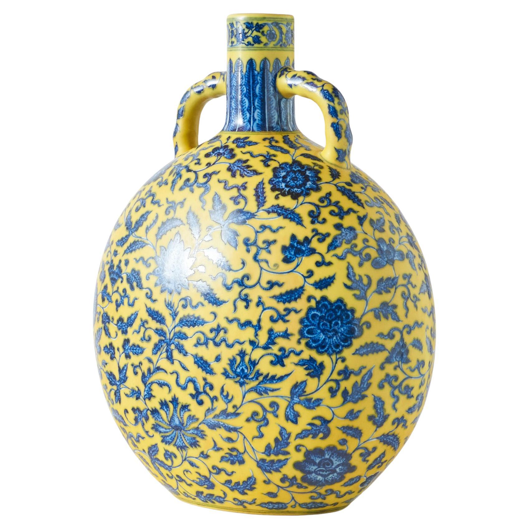 Petaca lunar amarillo-azul y blanco con diseño de loto en venta