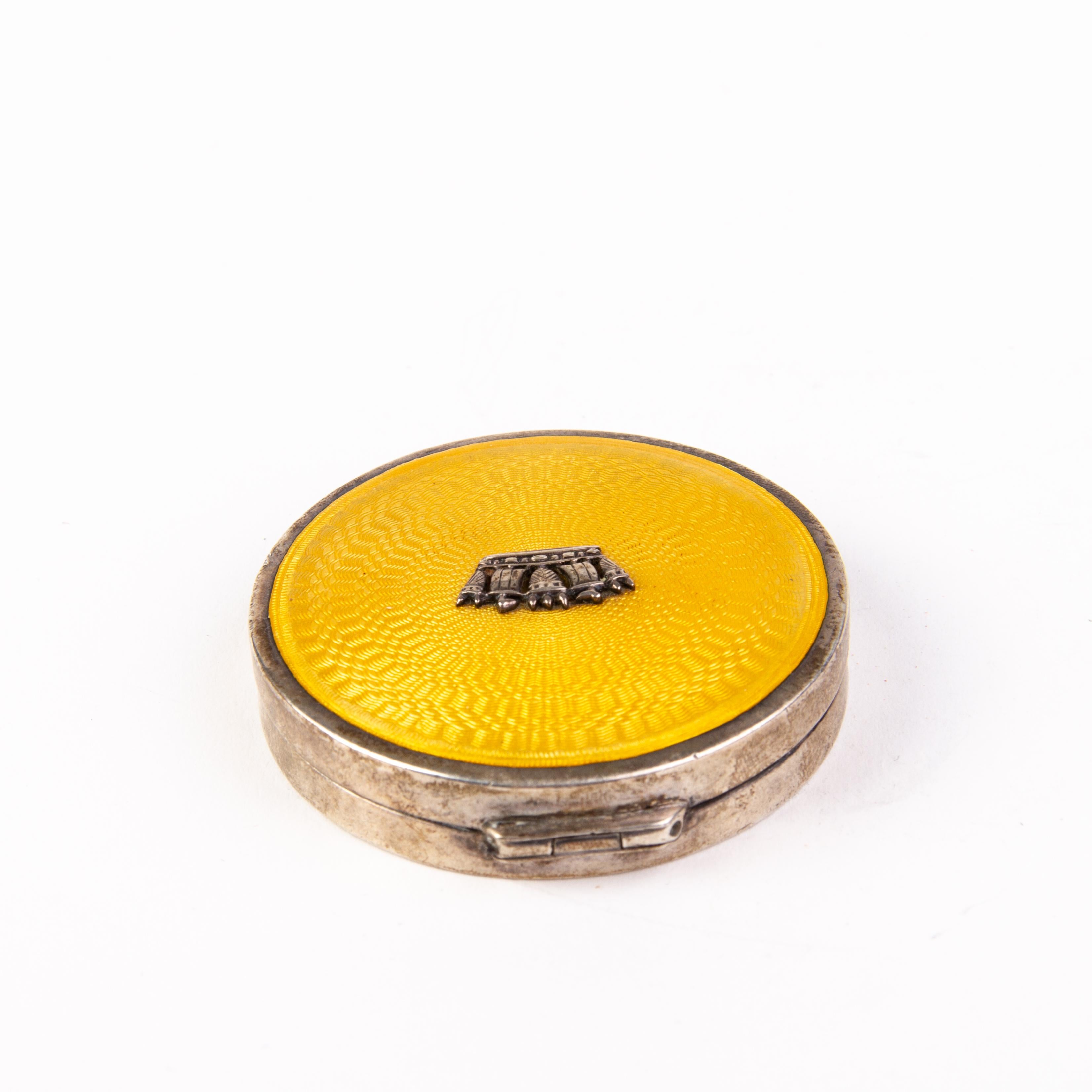 Yellow Guilloche Enamel Royal Navy Silver Compact Birmingham 1927 In Good Condition For Sale In Nottingham, GB