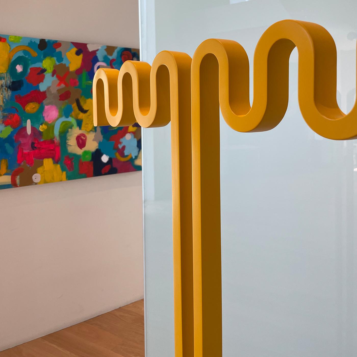 Porte-manteaux jaune de Sovrappensiero Neuf - En vente à Milan, IT
