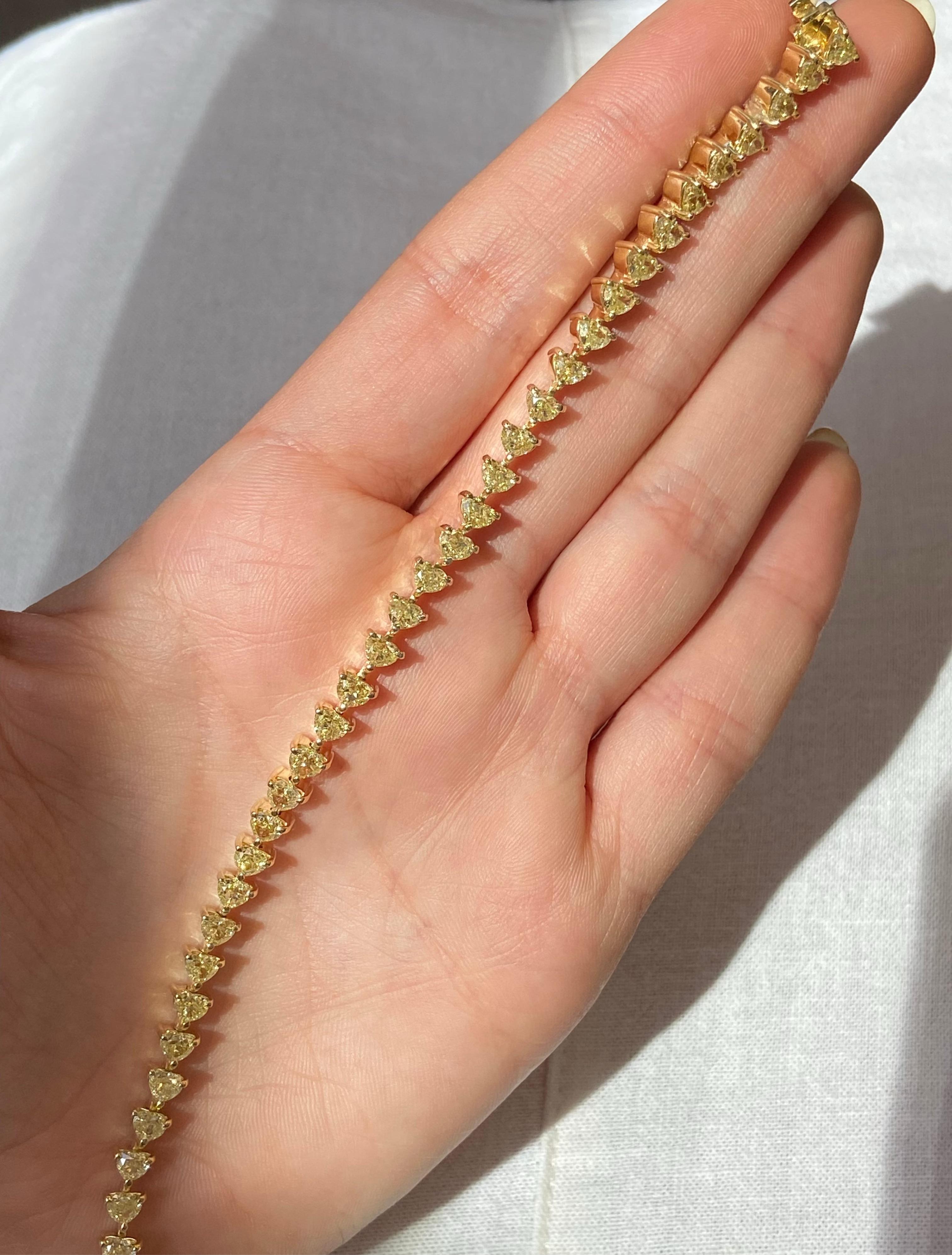 Bracciale tennis con diamanti a forma di cuore giallo In condizioni Nuovo in vendita a New York, NY