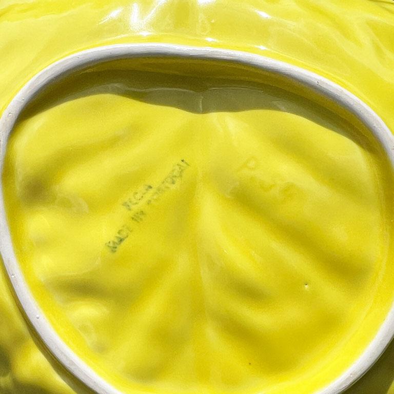 Plato Auxiliar de Cerámica Amarillo Hollywood Regency - Secla Portugal en Bueno estado para la venta en Oklahoma City, OK