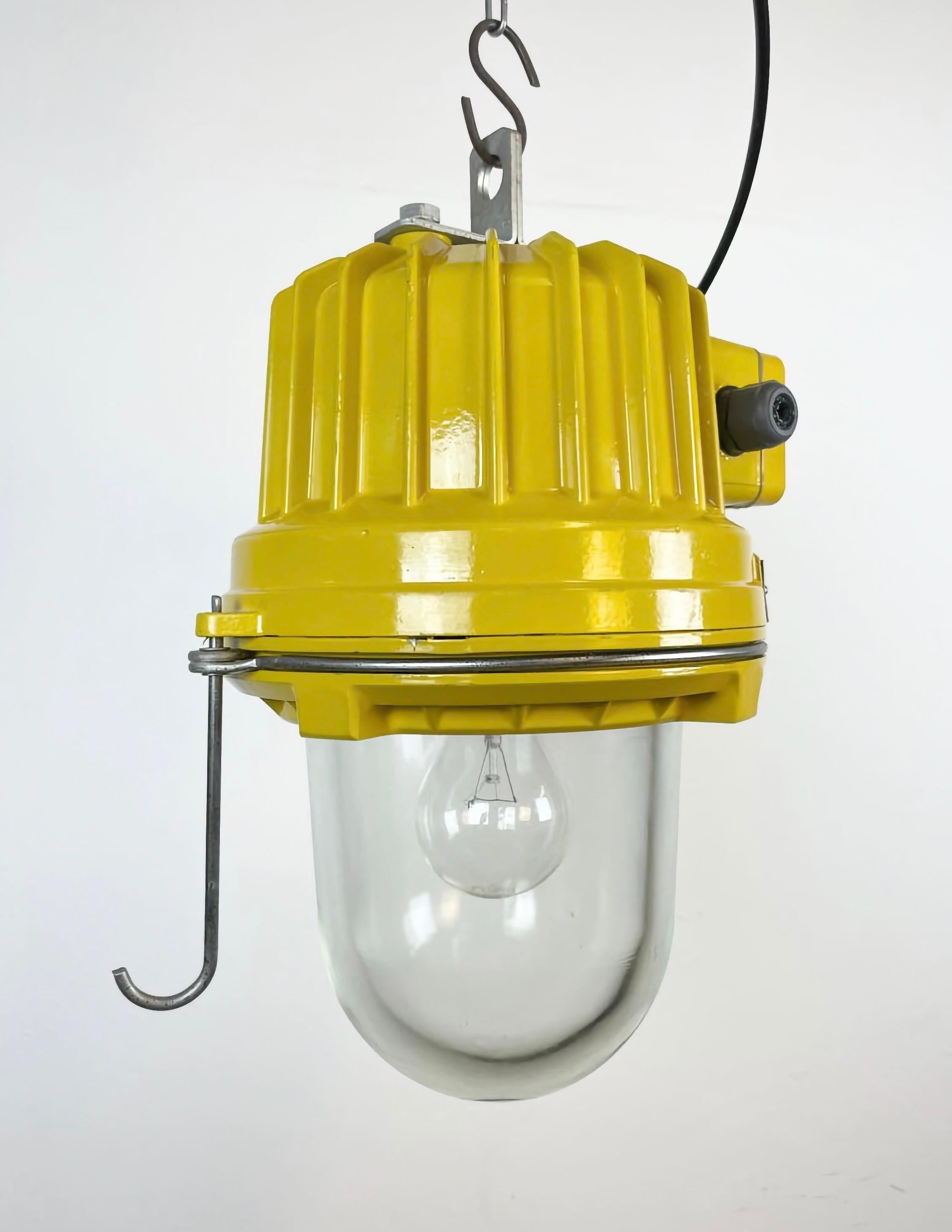 Yellow Industrial Explosion Proof Lamp from Elektrosvit, 1990s For Sale 7
