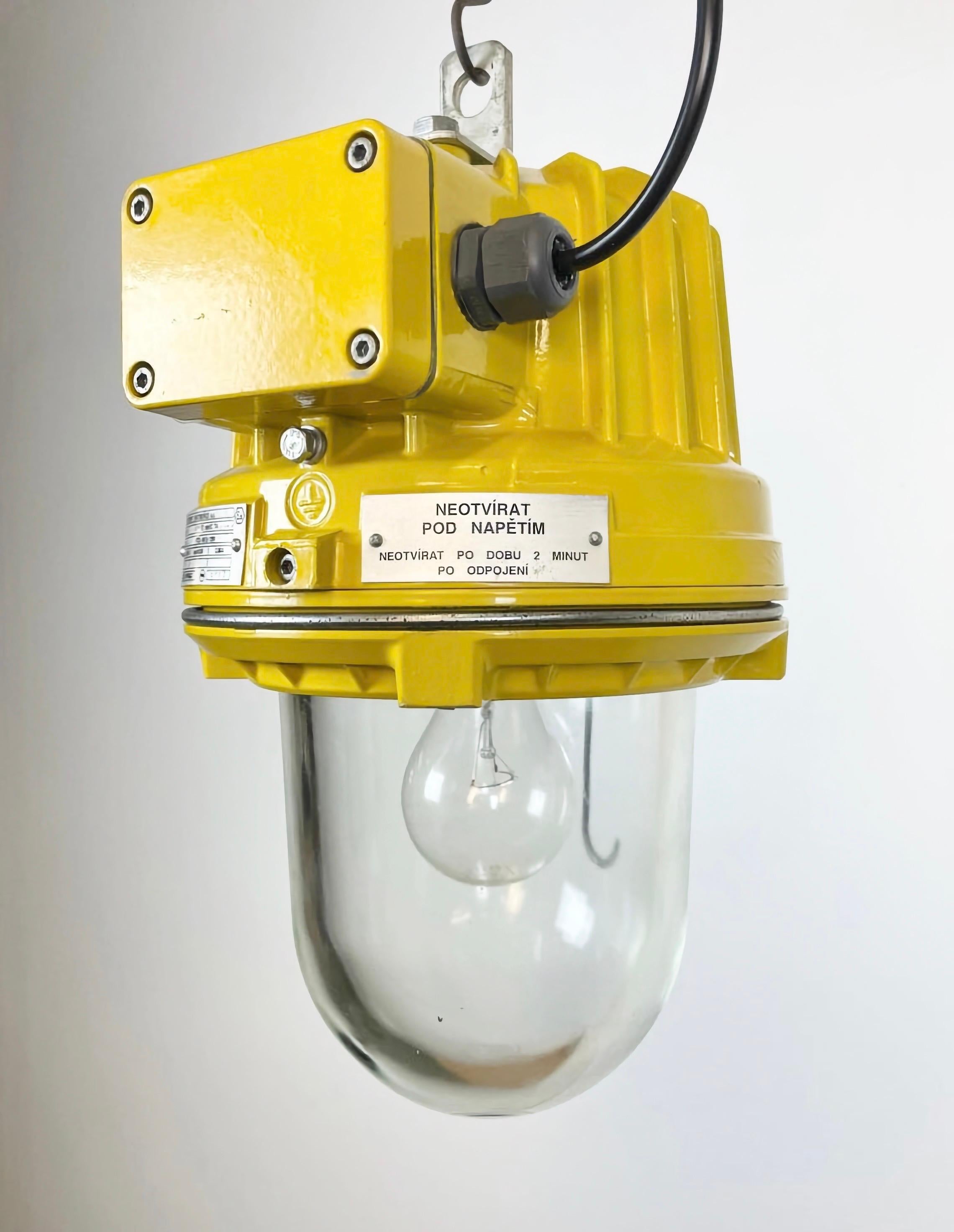 Yellow Industrial Explosion Proof Lamp from Elektrosvit, 1990s In Good Condition For Sale In Kojetice, CZ