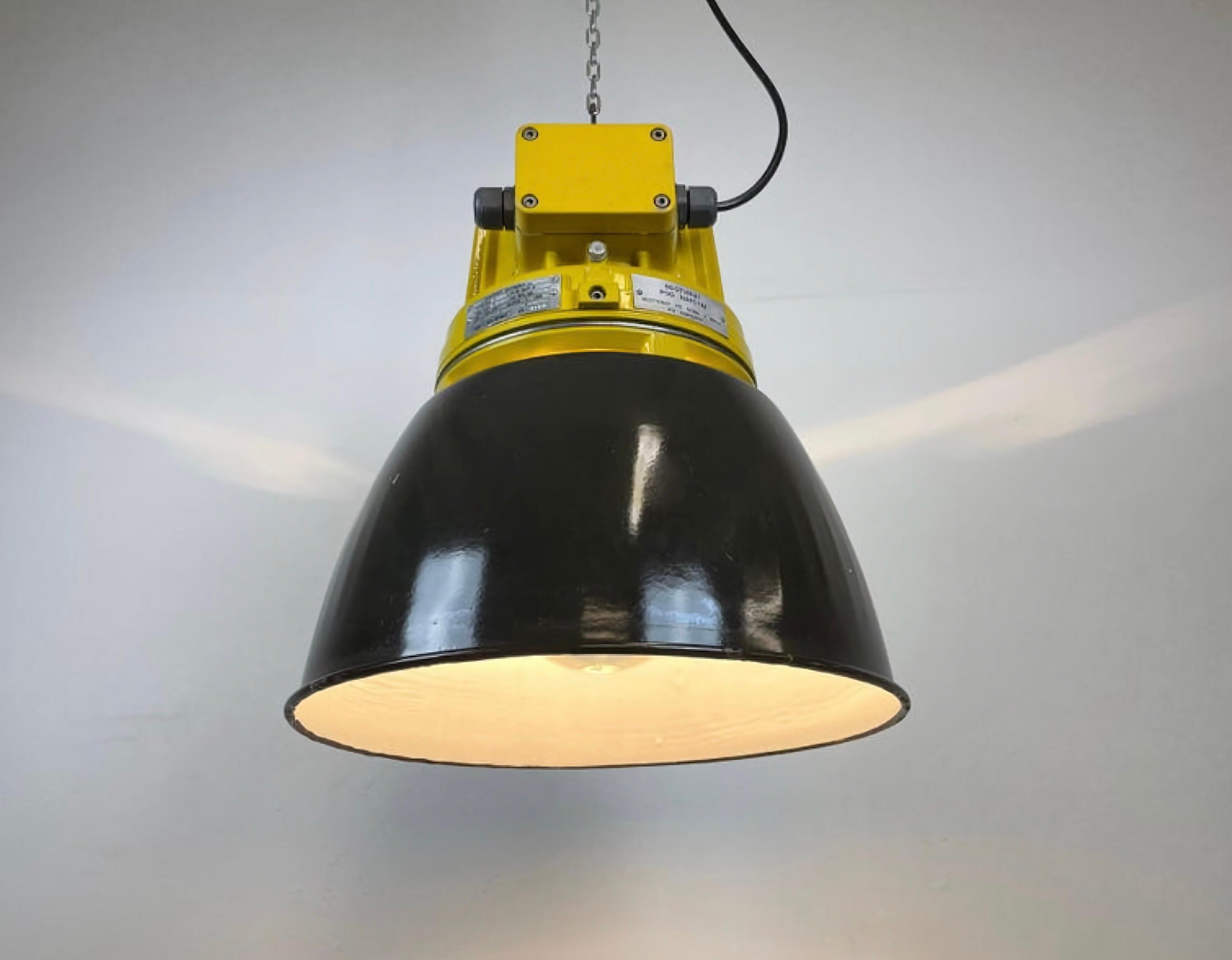 Yellow Industrial Explosion Proof Lamp with Black Enameled Shade, 1990s For Sale 5