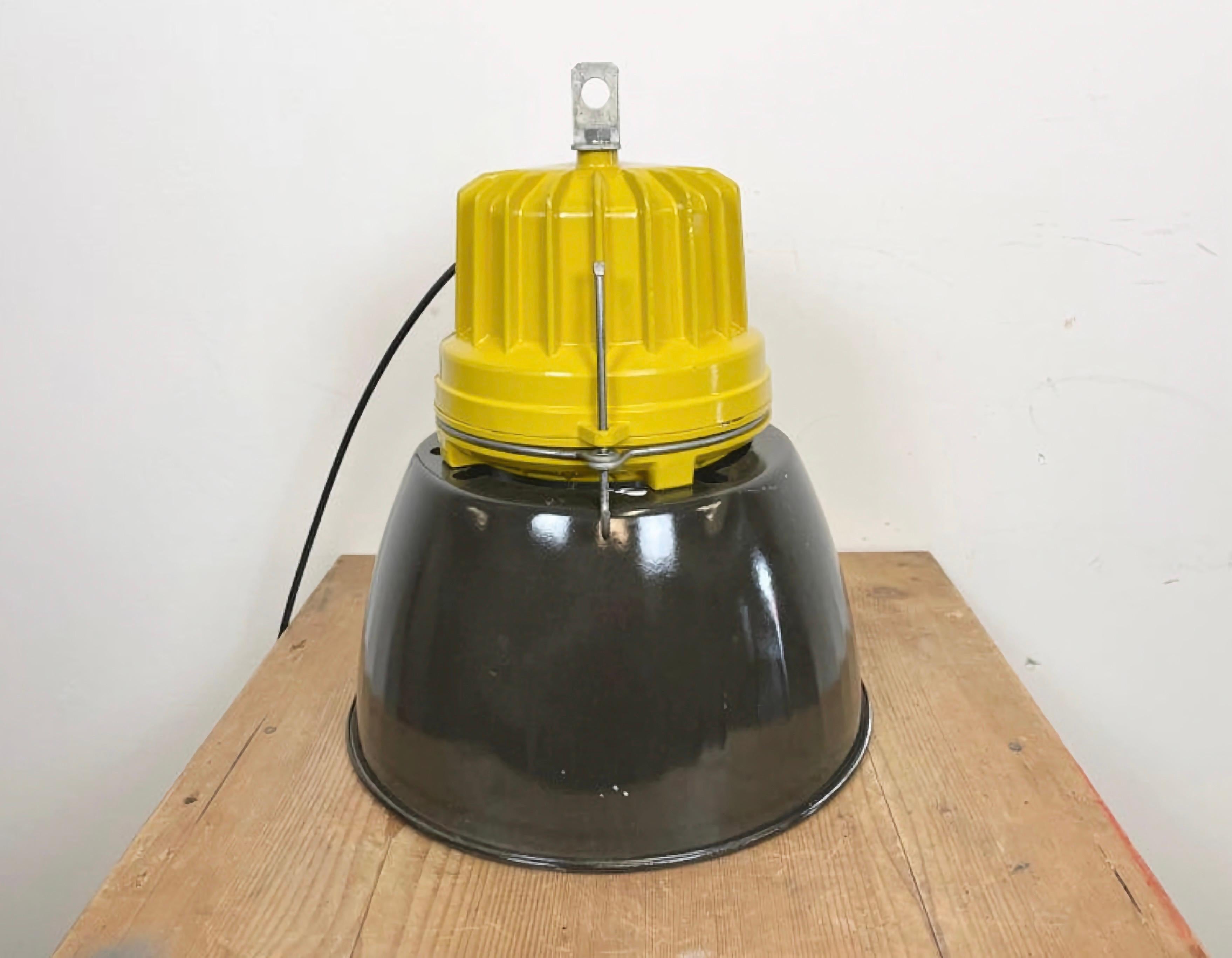 Yellow Industrial Explosion Proof Lamp with Black Enameled Shade, 1990s For Sale 8