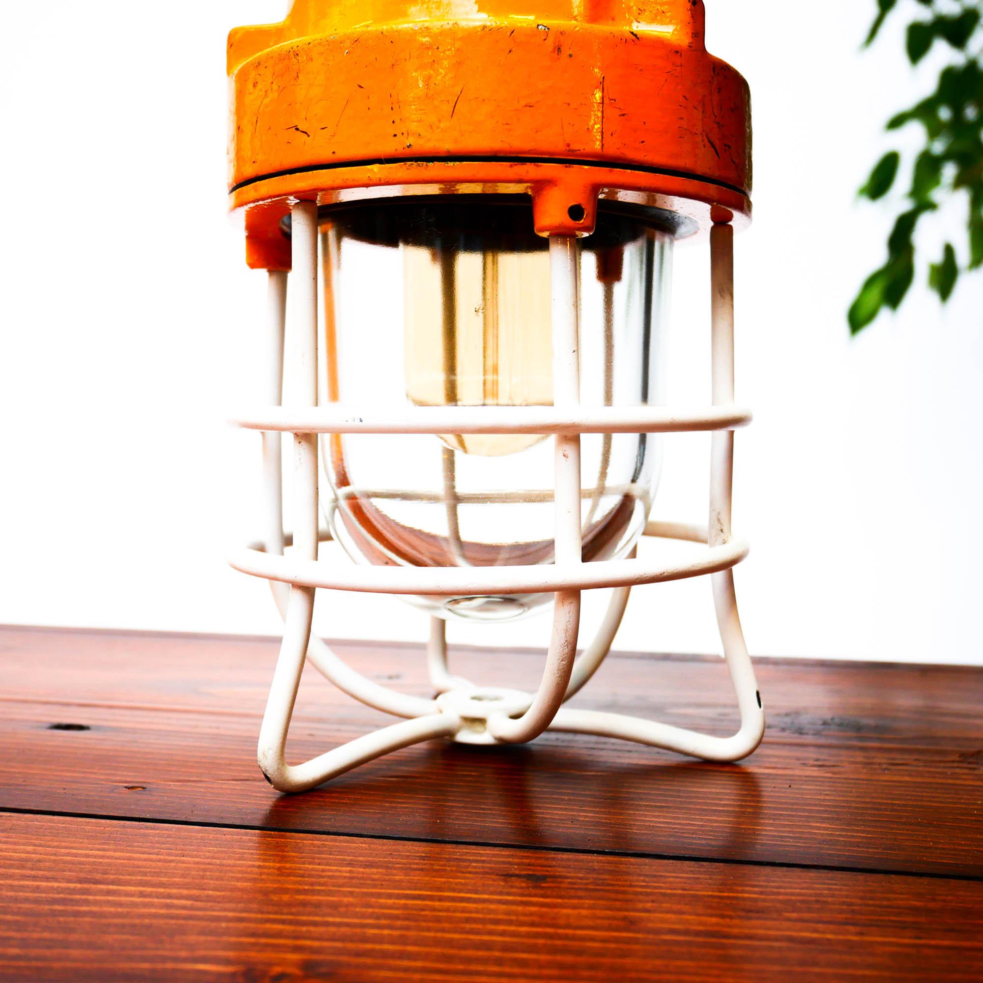 Yellow Inspection Lamp V1, Italy, circa 1960-1969 In Good Condition In Saint Ouen, FR