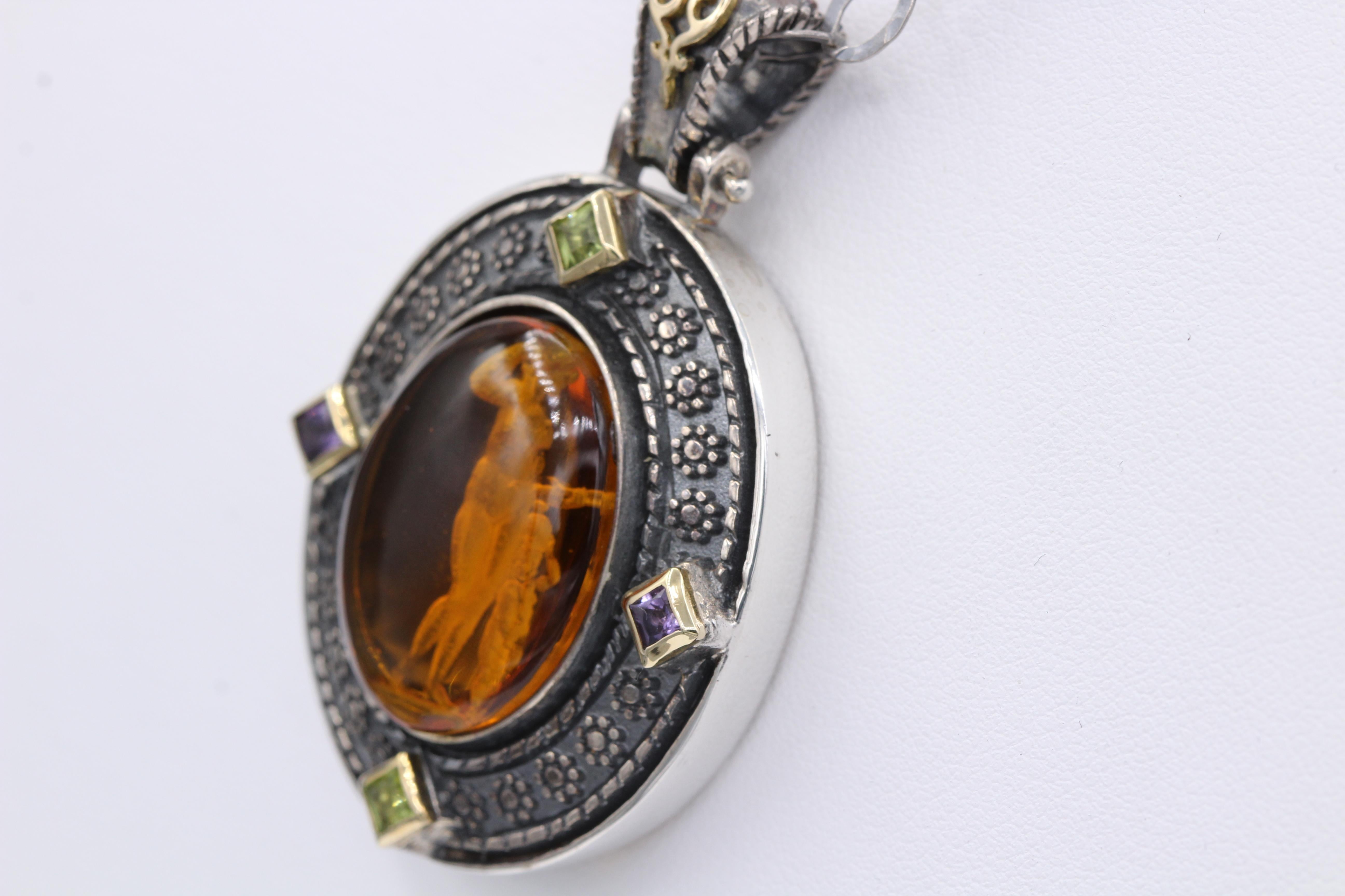 Venetian Purple Murano Glass Antique / Gothic Style Pendant
Image of Venus and Cupid - Godess asociated with love, beauty and fertility
Sterling Silver 925, 29.0 Grams, 
with small natural Amethyst & Peridot stones,
set with 18K Yellow Gold