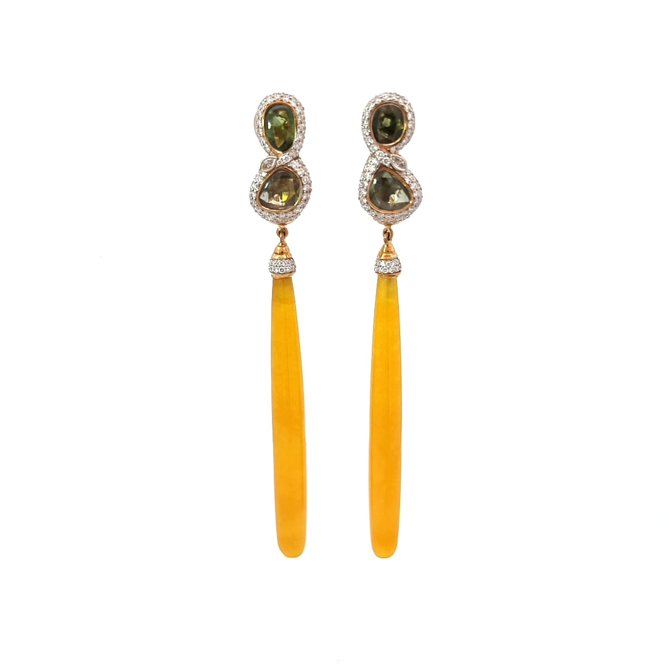 Yellow Jade Long Earrings in 18K Yellow Gold with Sapphires and Diamonds In New Condition For Sale In ประเวศ, TH