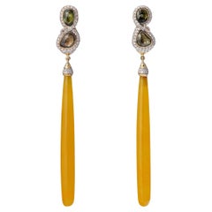 Boucles d'oreilles longues en jade jaune 18 carats avec saphirs et diamants