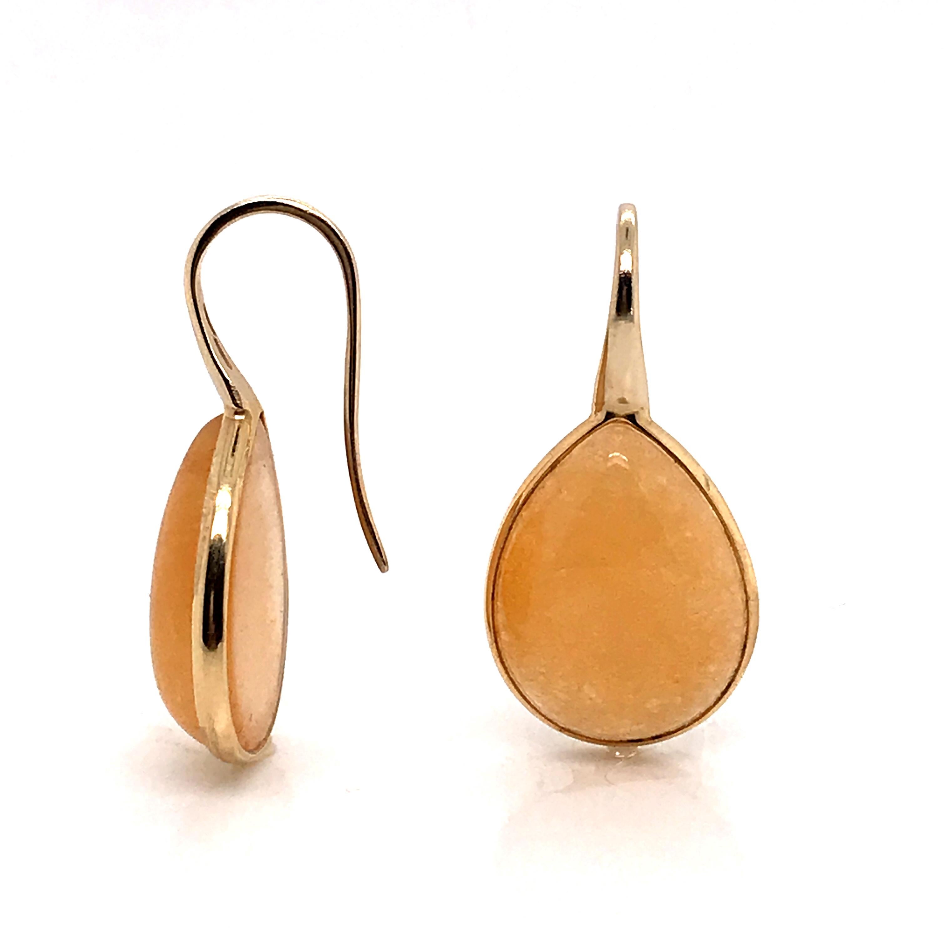 Yellow Jade with Pink Gold Drop Earrings 18 Karat 
French Collection by Mesure et Art du Temps.

This Earrings is accompanied by 2 Yellow Jade. Yellow jade promotes the proper functioning of the root chakra. It is a detoxifying stone. It promotes