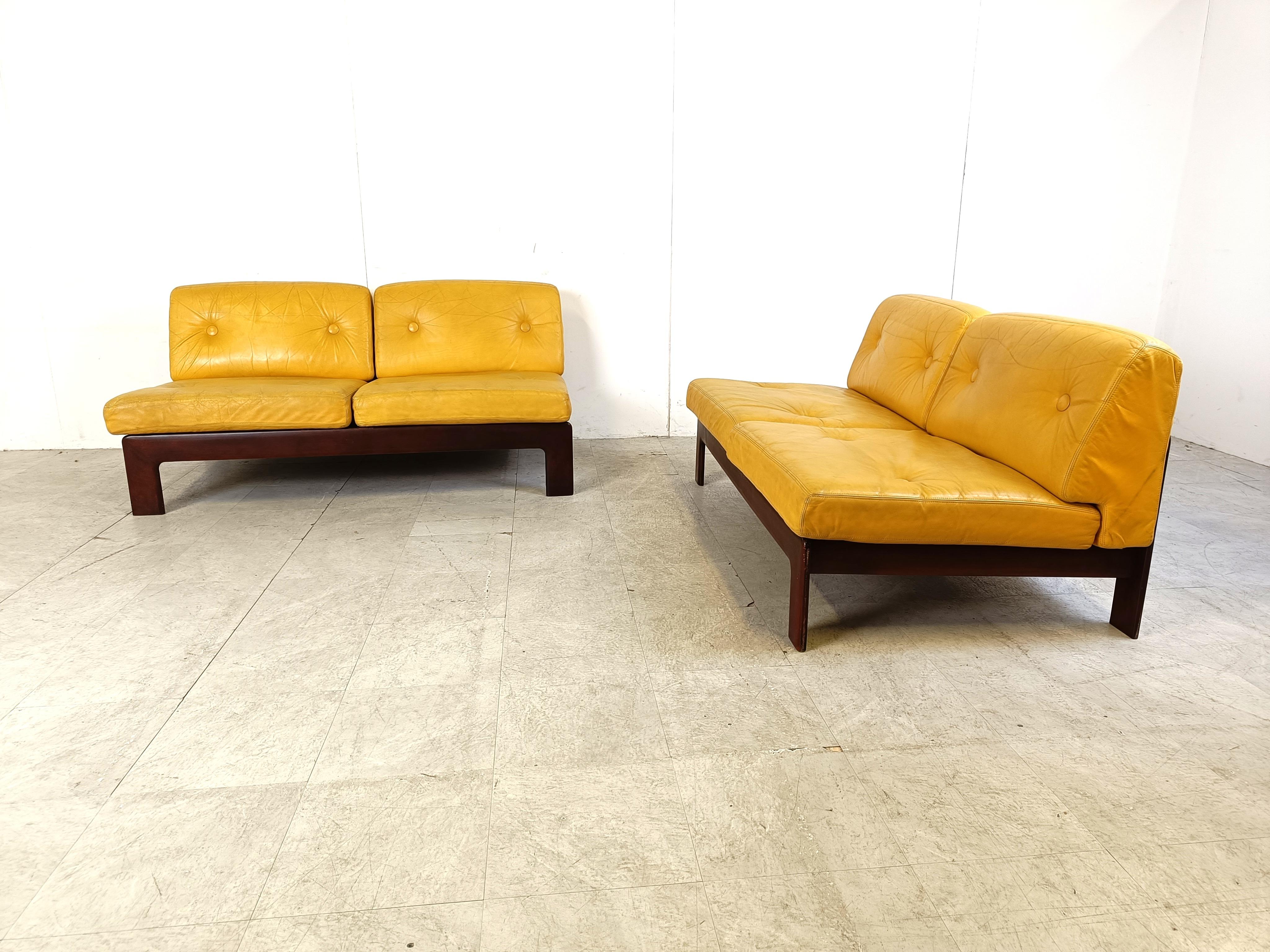 Yellow leather Durlet sofa, 1960s  In Good Condition For Sale In HEVERLEE, BE