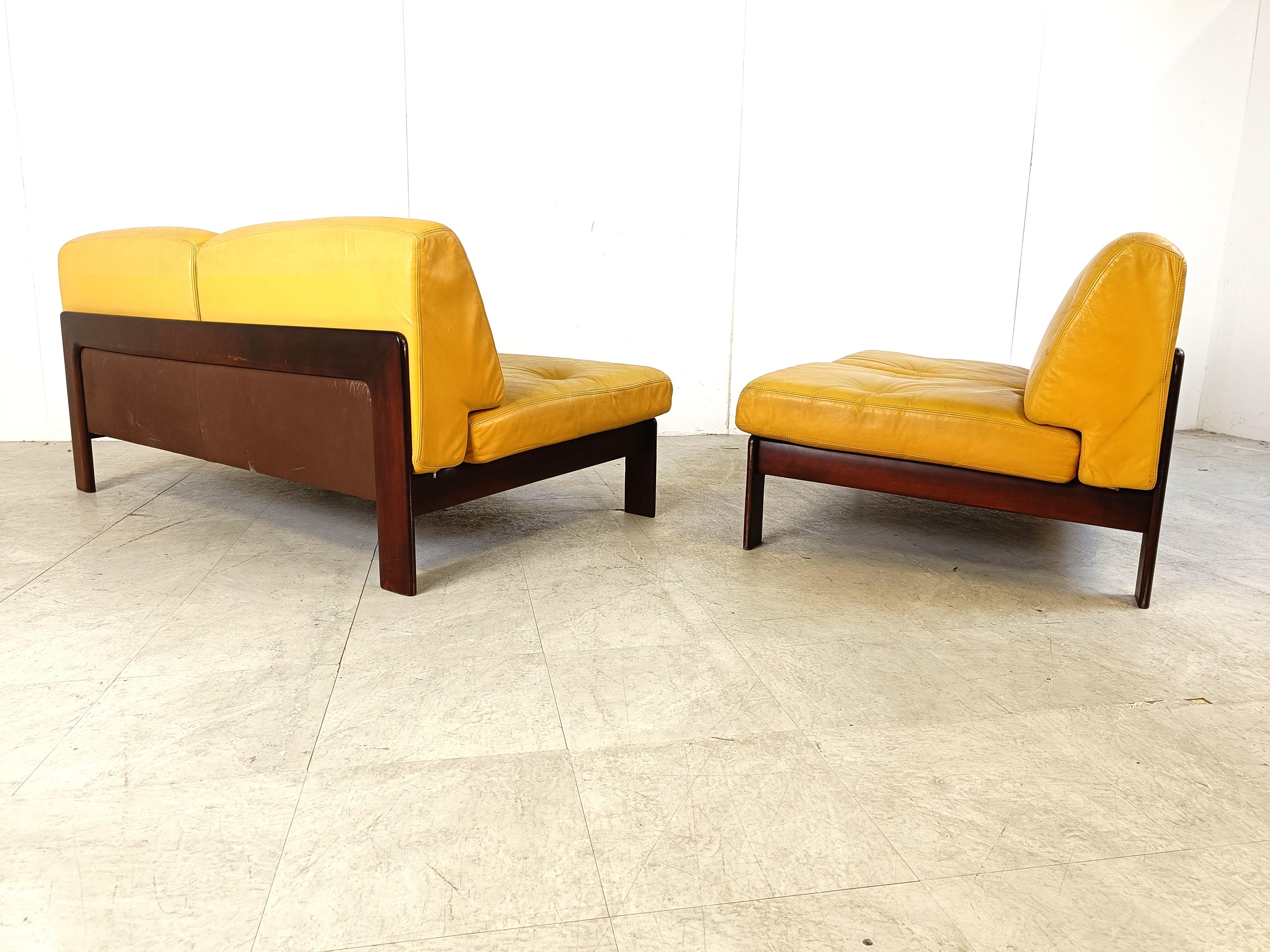 Yellow leather Durlet sofa, 1960s  For Sale 1