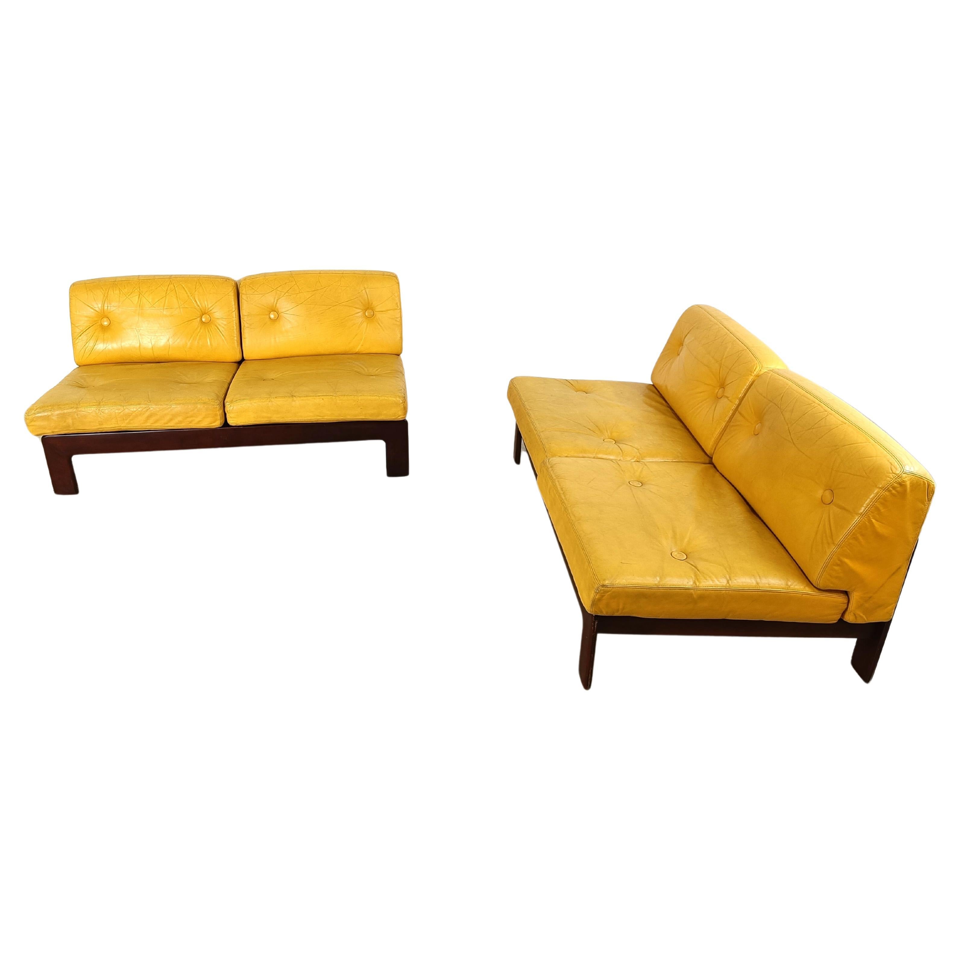 Gelbes Durlet-Sofa aus Leder, 1960er-Jahre  im Angebot
