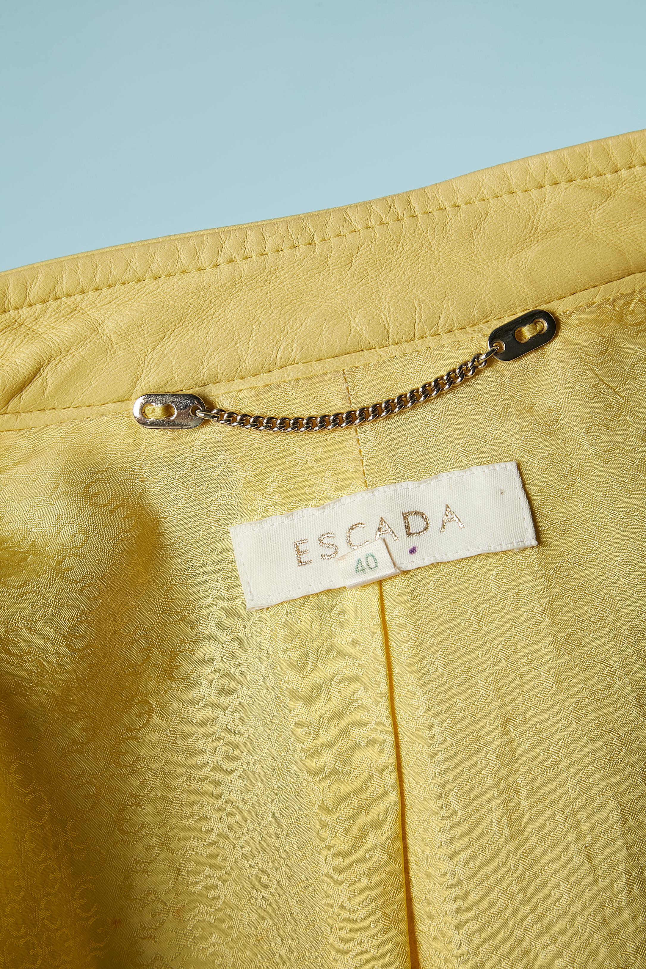 Gelbe Lederjacke mit Reißverschluss an der Mitte der Vorderseite ESCADA  im Angebot 1