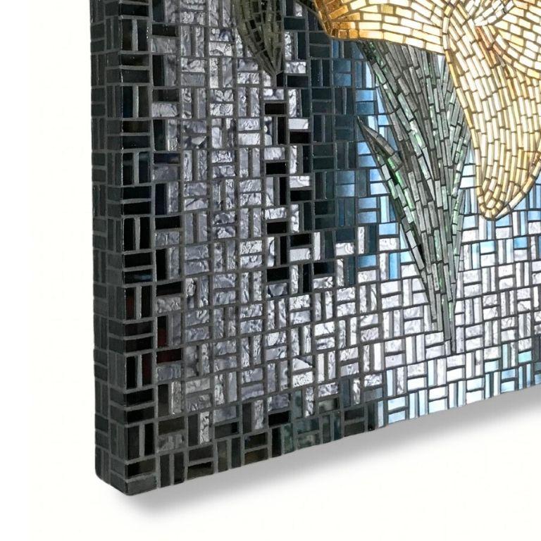 “Yellow Lily”- scultura da parete in vetro a mosaico. (Glas) im Angebot