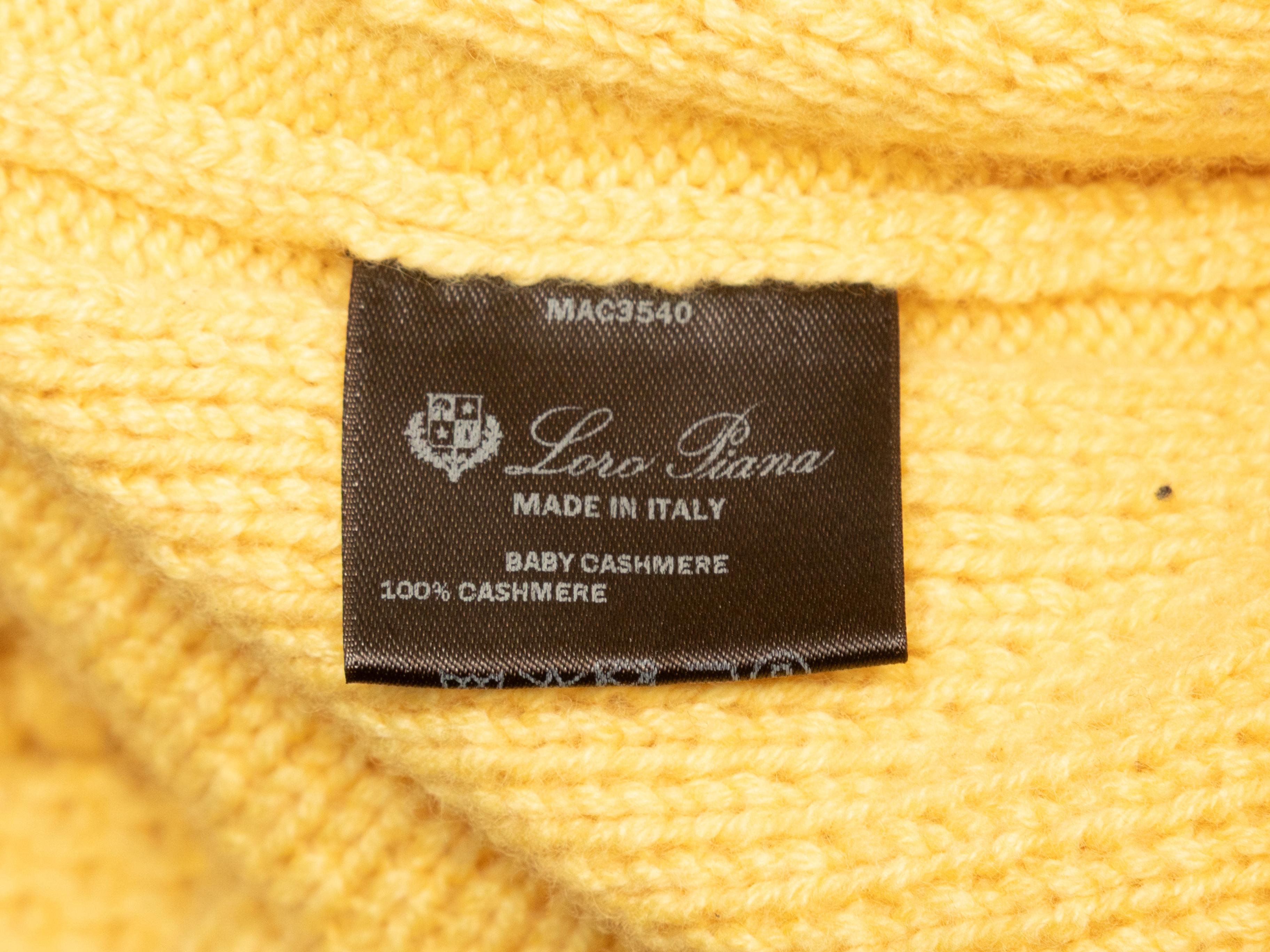 Maglione giallo Loro Piana Baby Cashmere a collo alto taglia US S in vendita 1