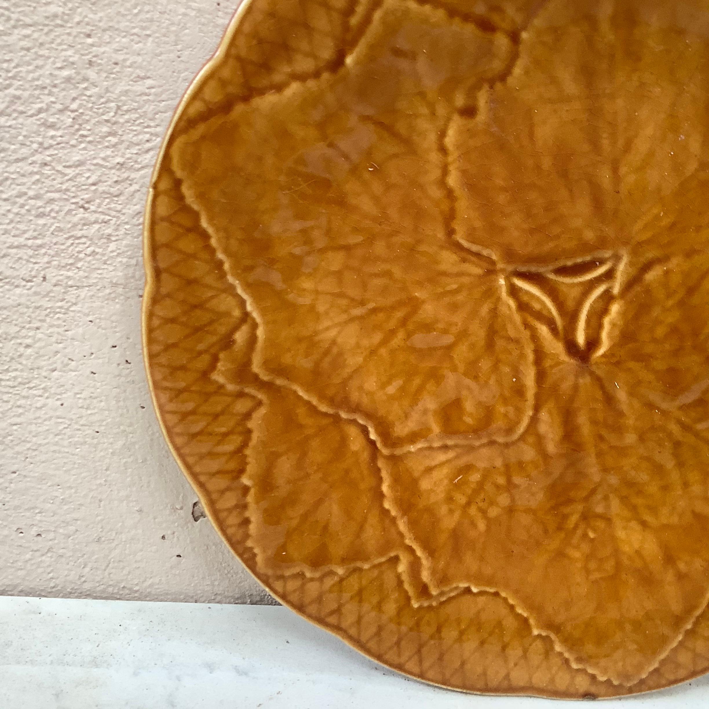 Yellow Majolica leaves plate signed Gien, circa 1950.
3 plates available.
