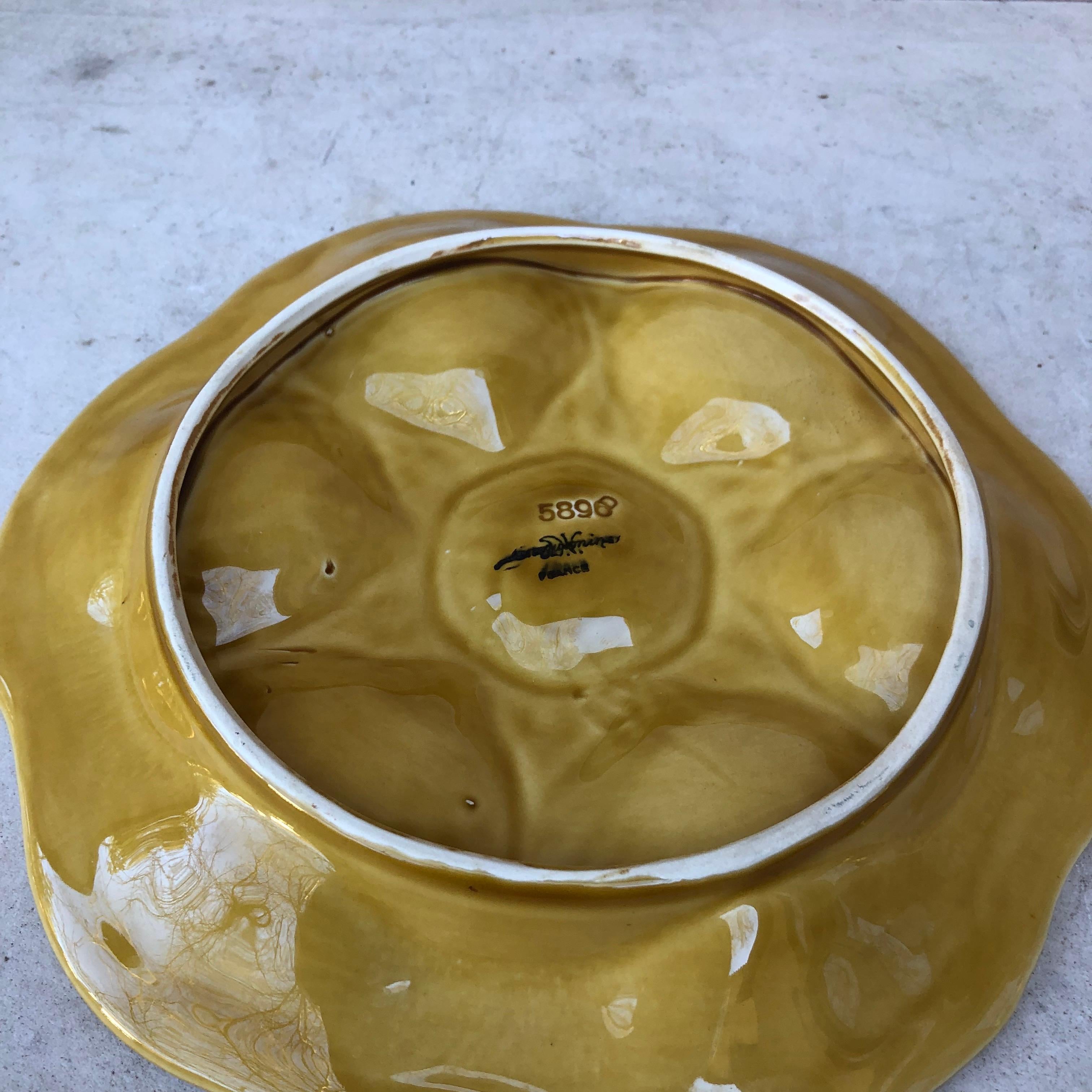 Yellow Majolica Oyster Plate Sarreguemines, Circa 1930 In Good Condition For Sale In Austin, TX
