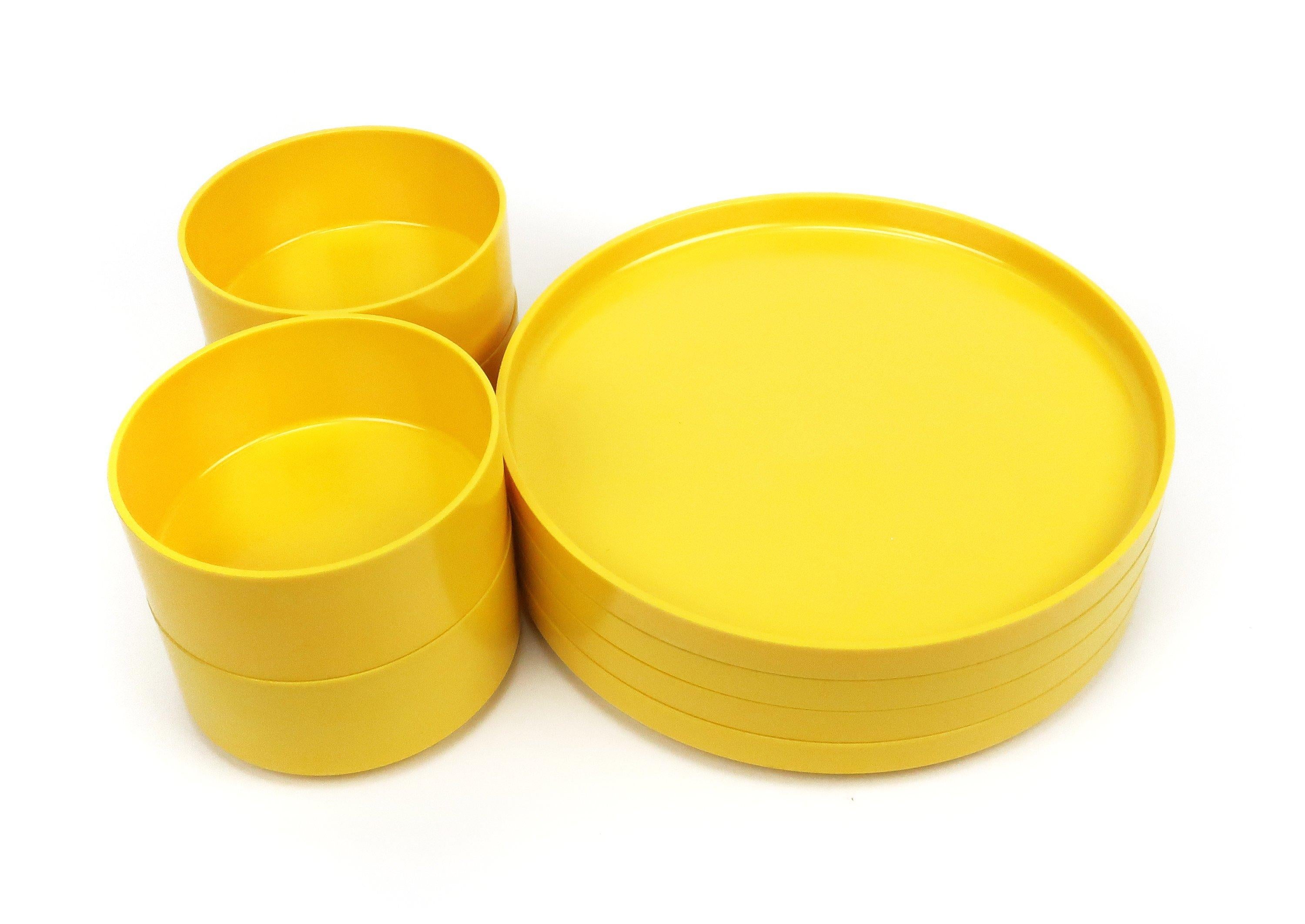 Winner of the prestigious Compasso d'Oro award for Good Design in 1964, Massimo Vignelli’s iconic dinnerware for Heller (likely designed with his equally talented wife Lella) is produced in a rainbow of colors. This is a set of four bowls and four
