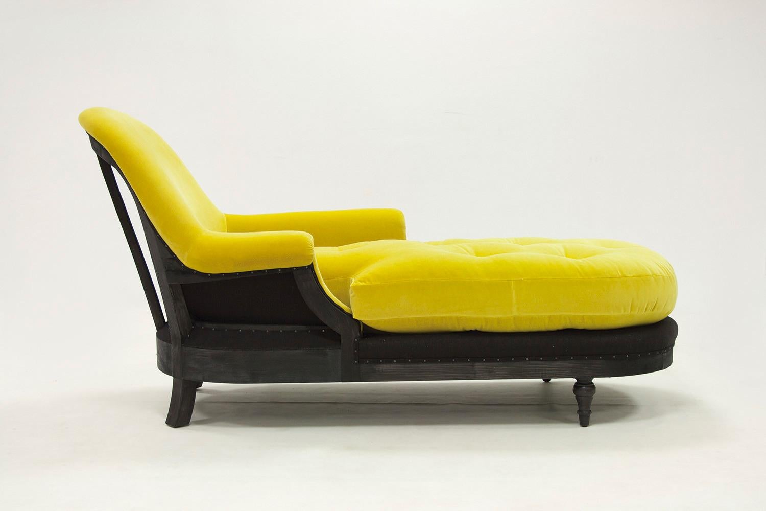 Meridienne Yellow with structure in solid
blackened wood. Upholstered and covered
with high quality yellow velvet fabric.
Totally handmade piece.
Also available with other fabrics on request.