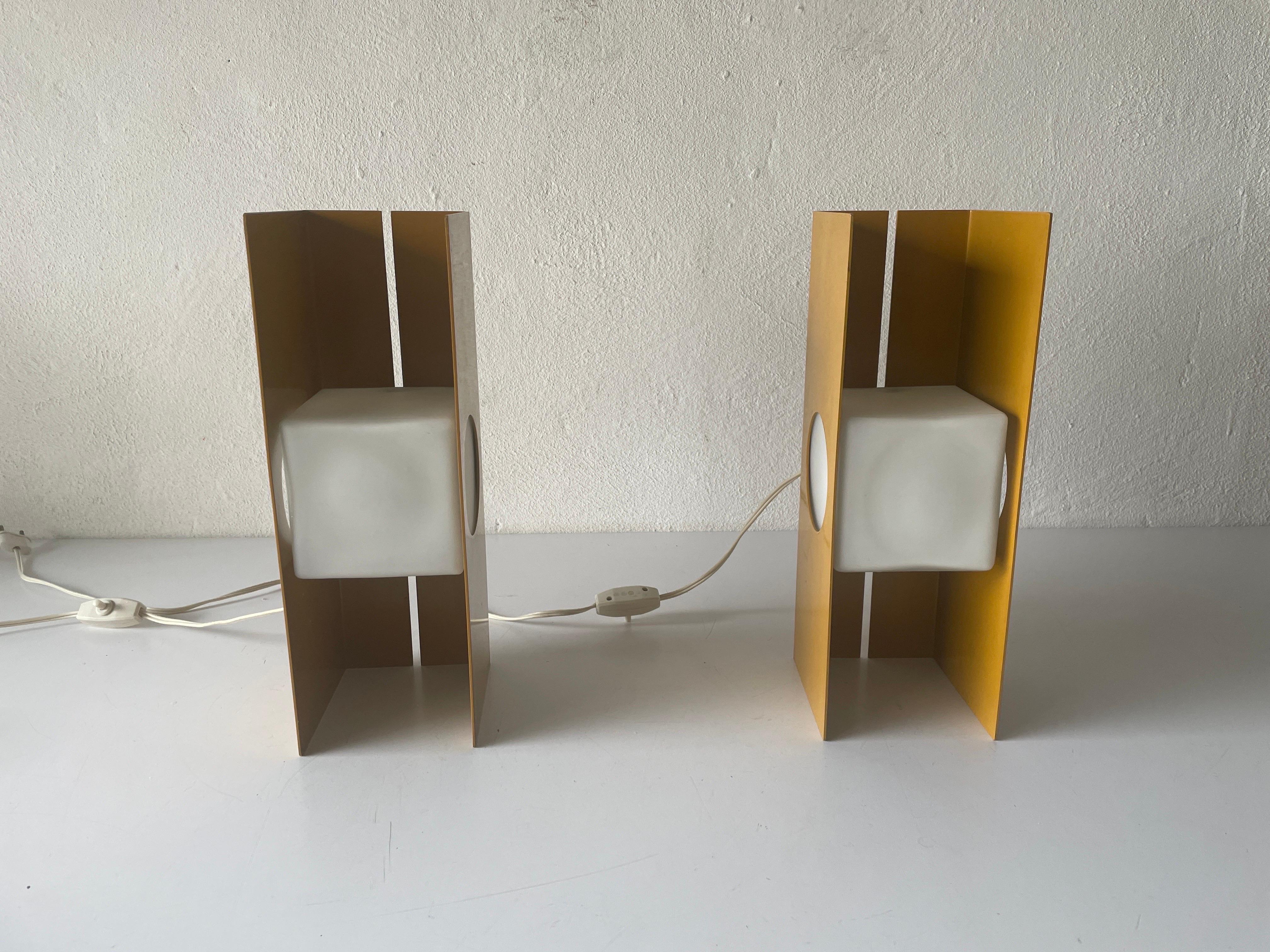 Italian Yellow Metal Cube Glass Space Age Pair of Table Lamps by Luci, 1970s, Italy For Sale