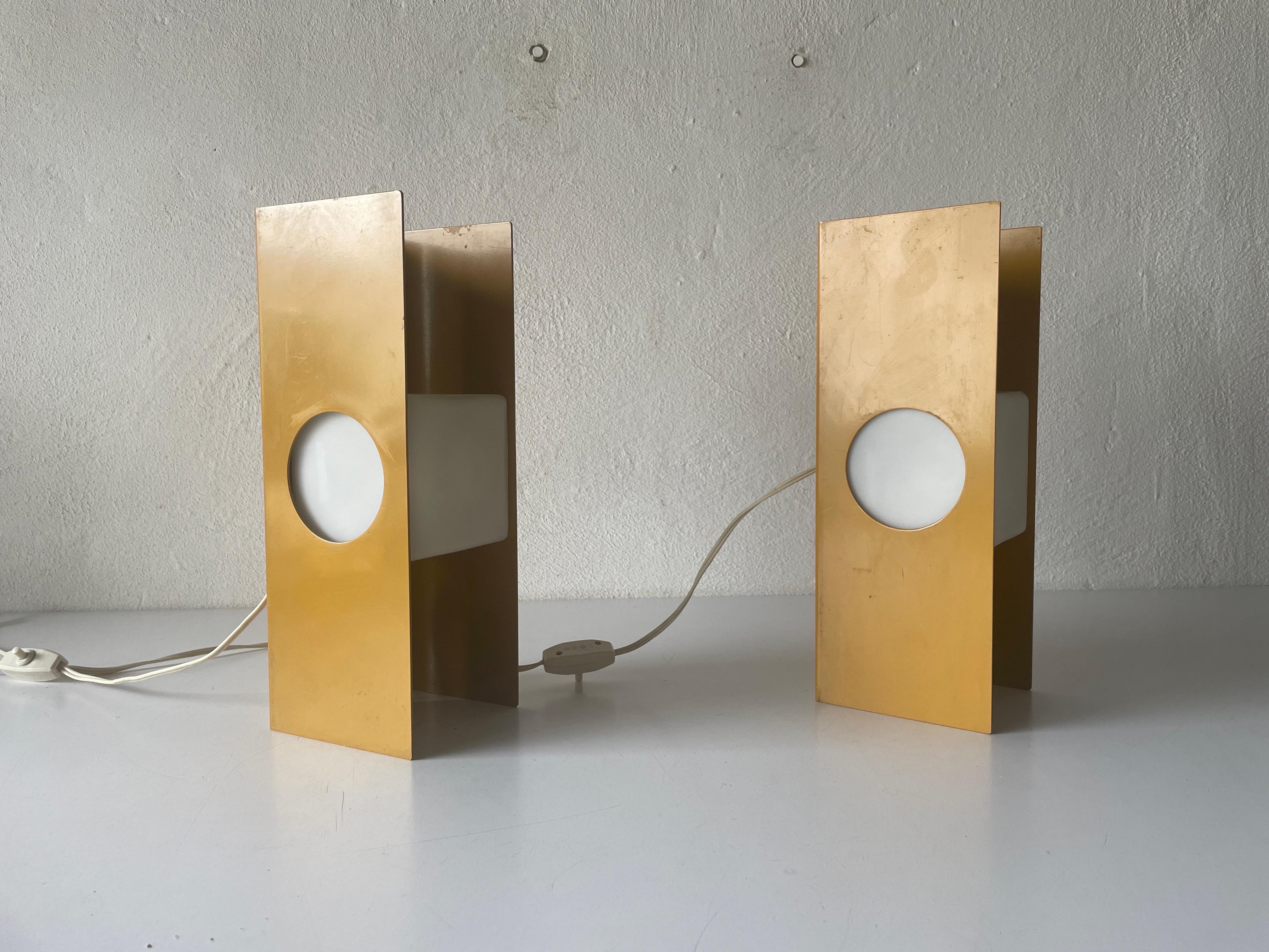 Yellow Metal Cube Glass Space Age Pair of Table Lamps by Luci, 1970s, Italy In Excellent Condition For Sale In Hagenbach, DE