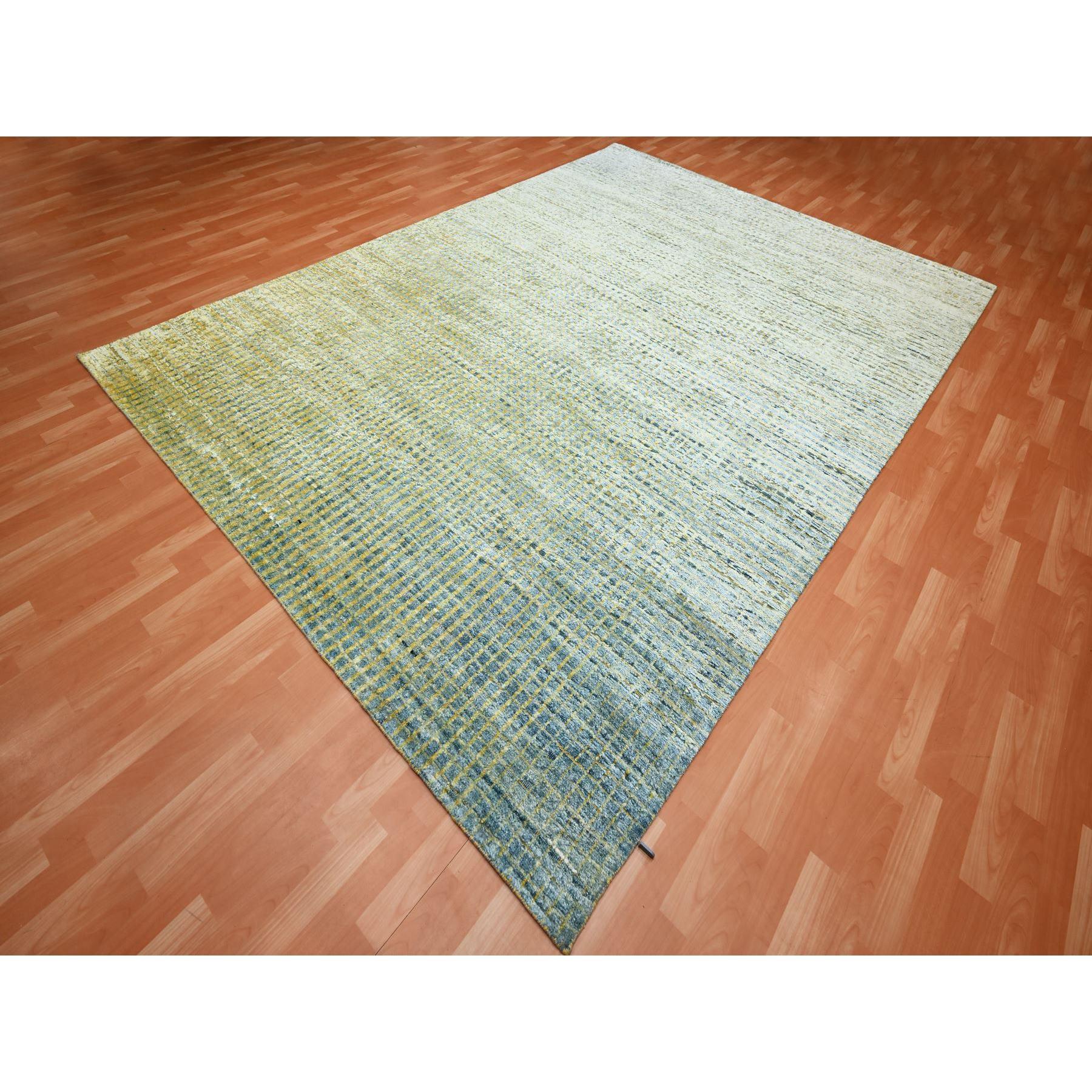 Mid-Century Modern Tapis jaune d'inspiration mi-siècle moderne, noué à la main en vente