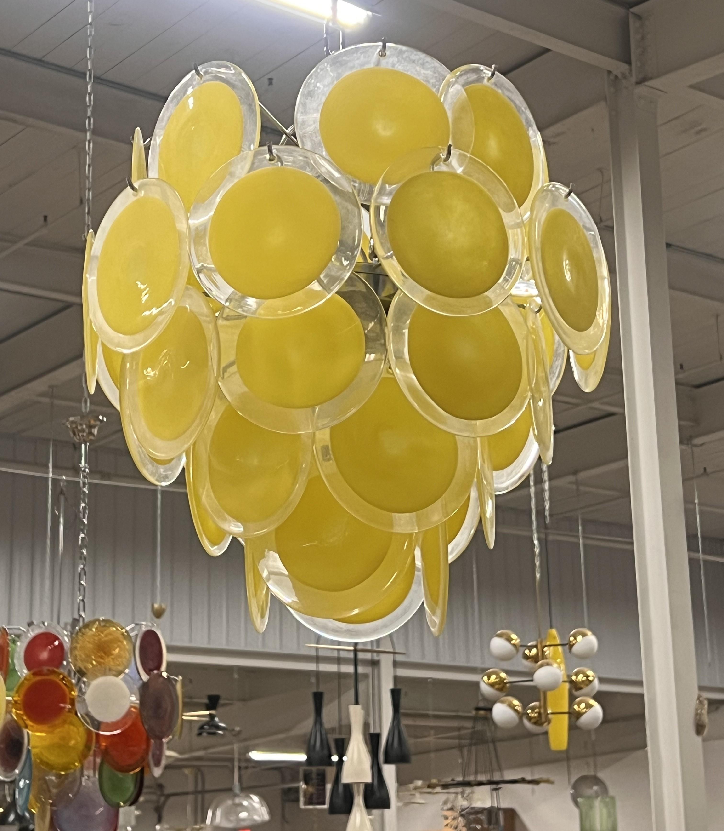 Gelber Murano-Glasscheiben-Kronleuchter von Vistosi (Ende des 20. Jahrhunderts) im Angebot
