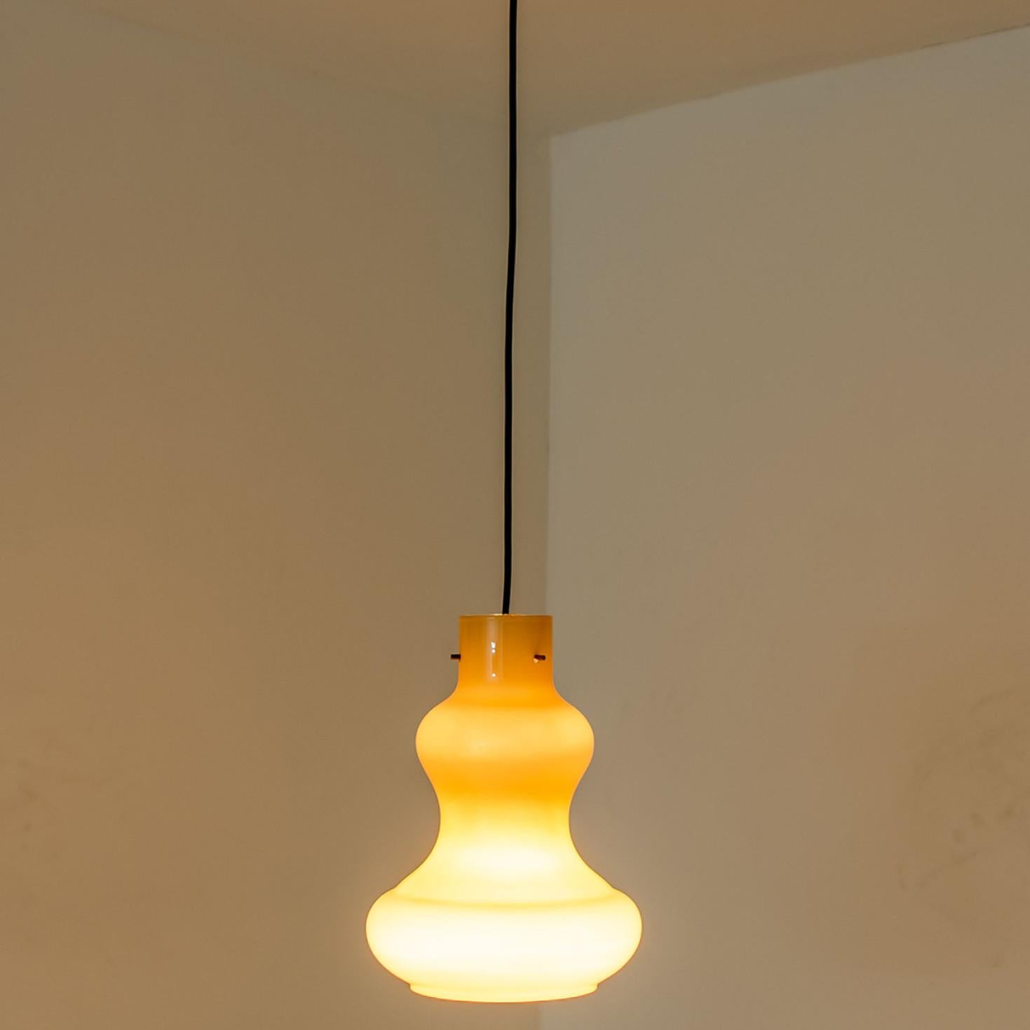 Yellow Murano Glass Pendant Light by Massimo Vignelli for Venini, 1960 For Sale 6